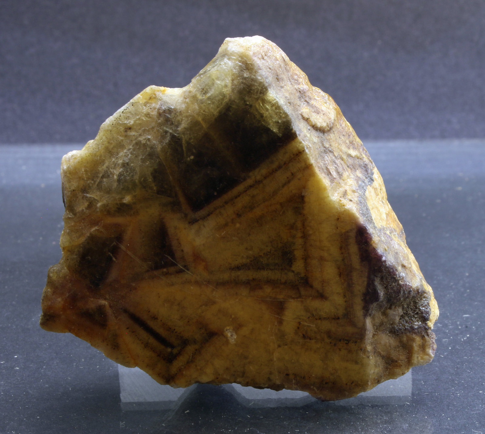 Fluorite
4 x 3 x 2 cm
(Autor: James Catmur)