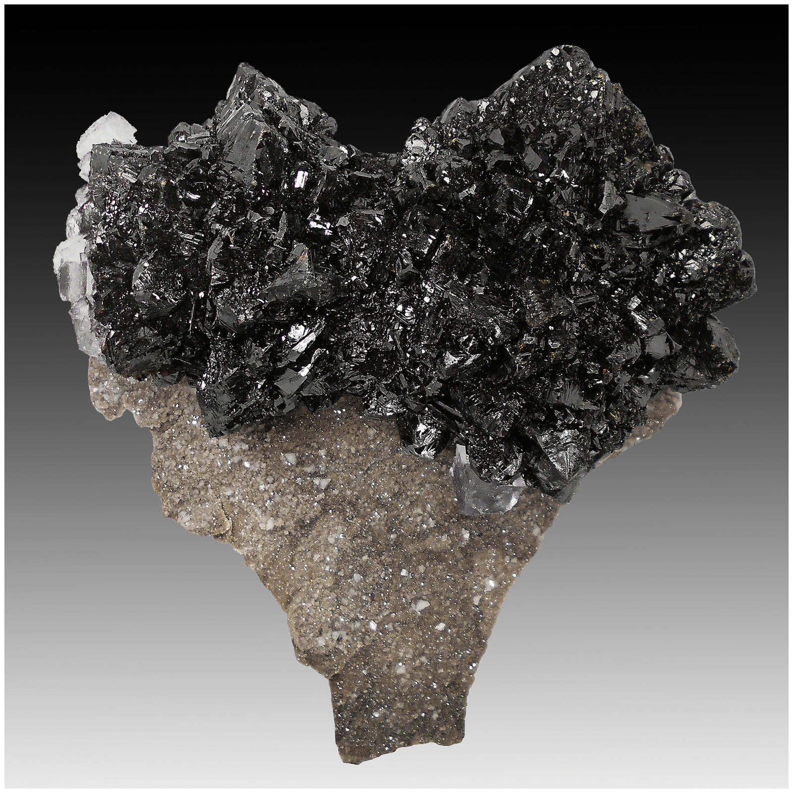 Sphalerite, Fluorite, Dolomite
160 mm x 160 mm x 70 mm
(Autor: silvia)