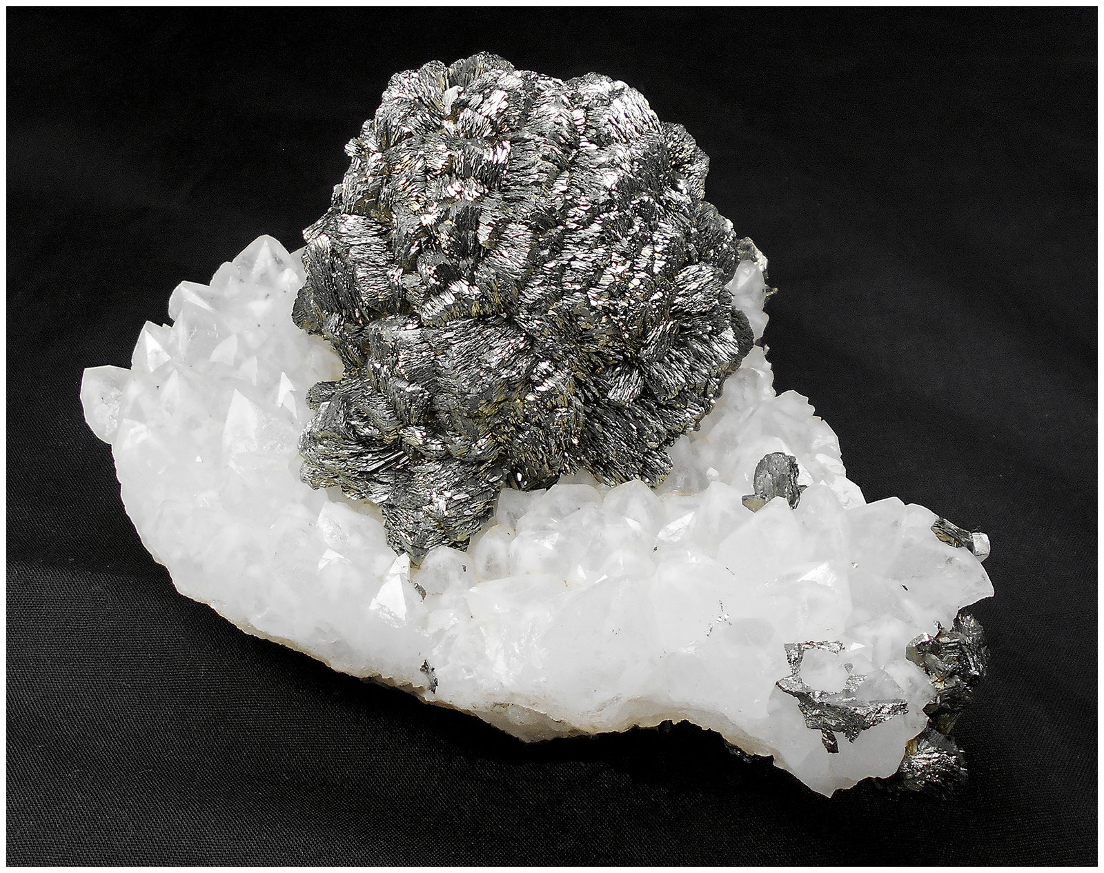 Marcasite, Quartz<br />{LOCALITAT}