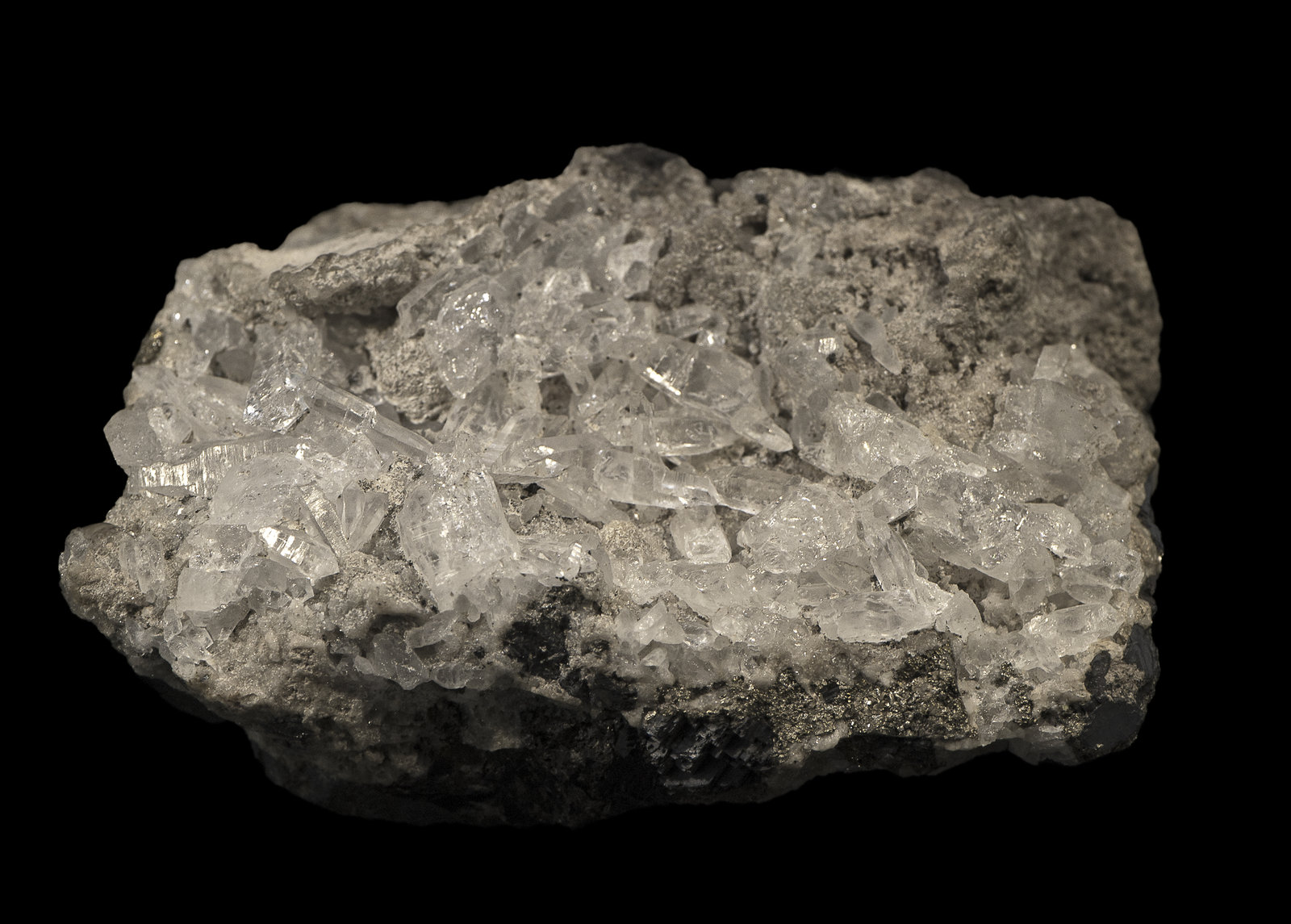 Galena with Quartz
60 x 40 x 35 mm
(Autor: Rob Schnerr)
