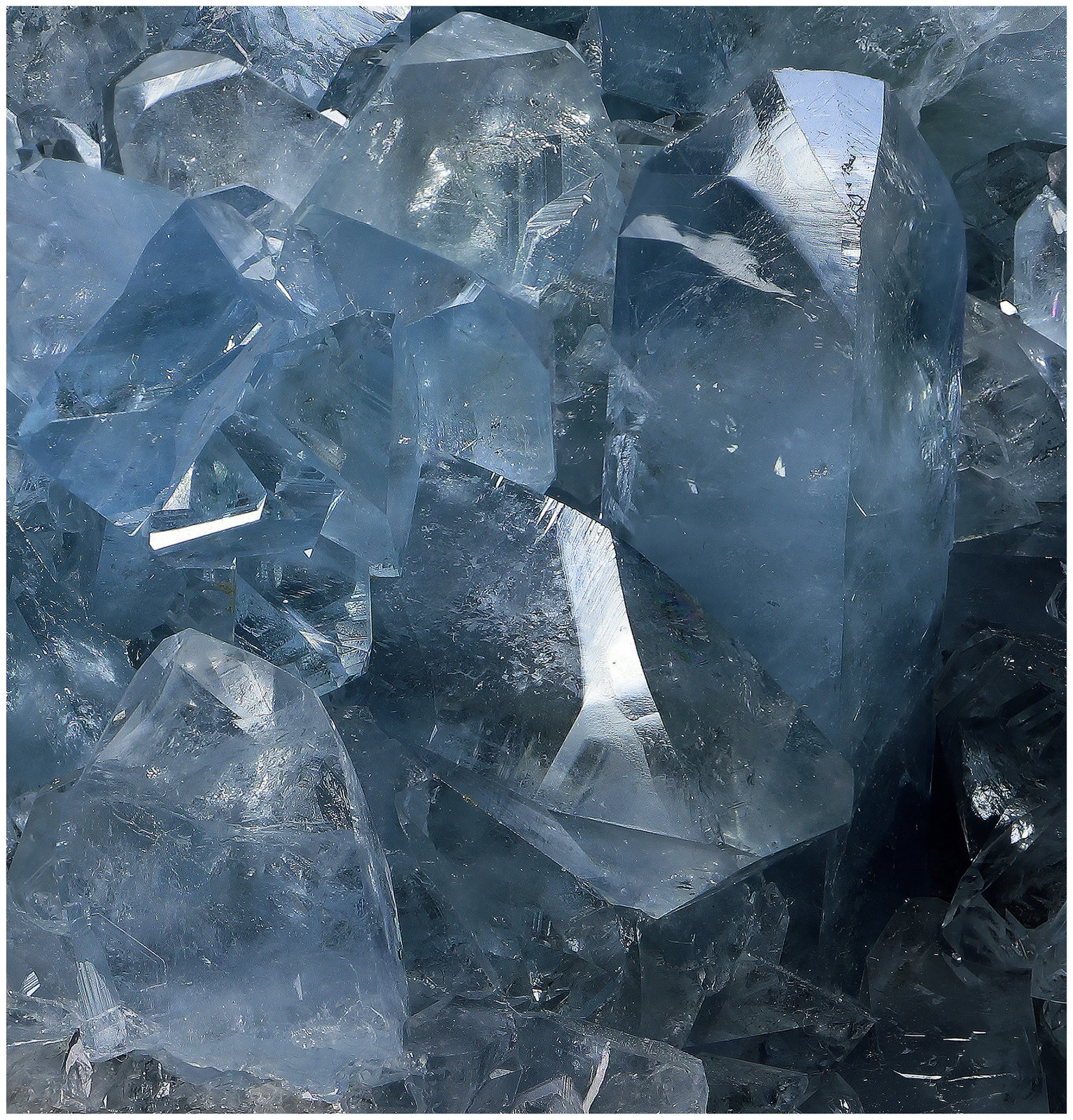 Celestine
150 mm x 120 mm x 90 mm
(Autor: silvia)