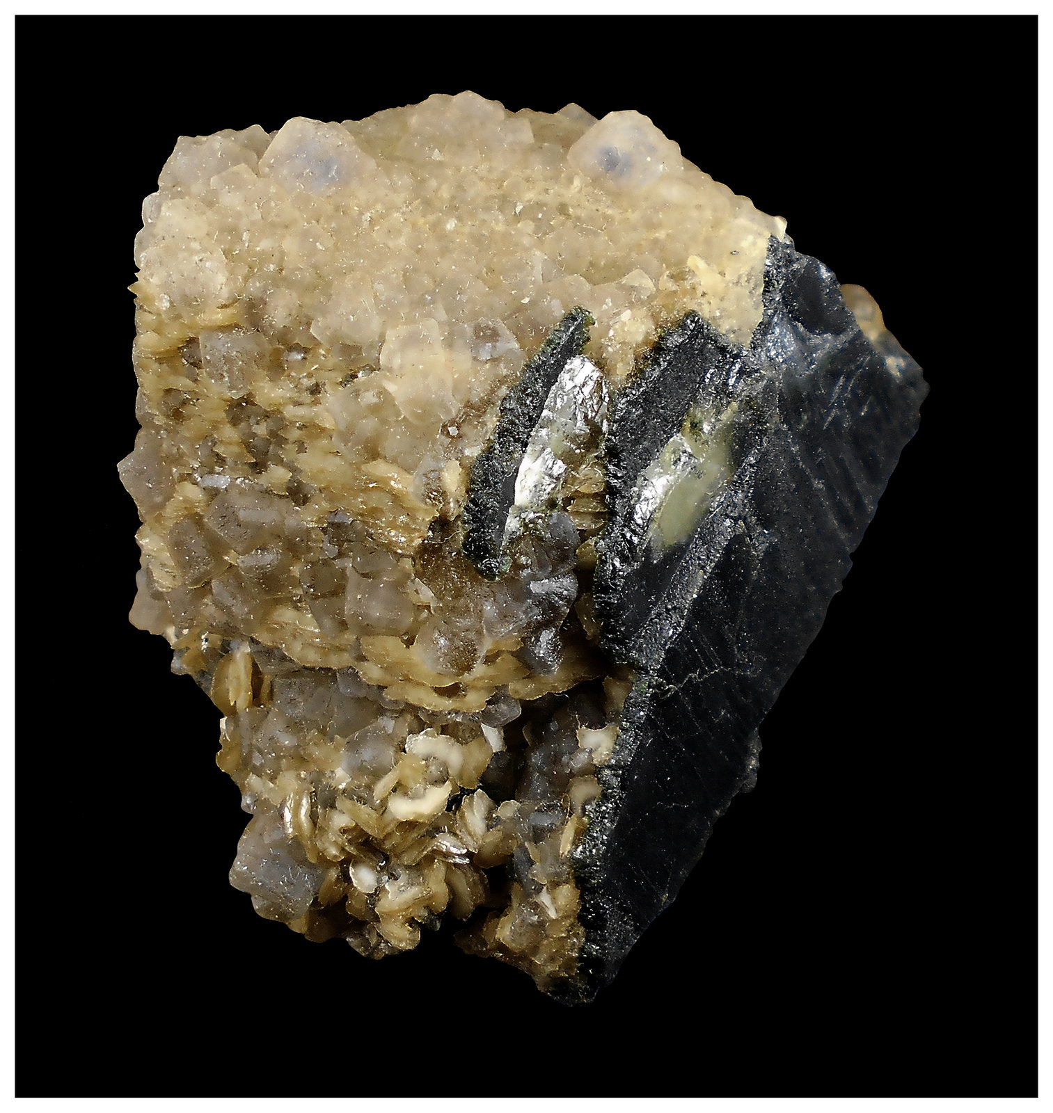 Siderite, Fluorite, Ferberite, Arsenopyrite, Quartz
7 cm x 6 cm x 5 cm
(Autor: silvia)