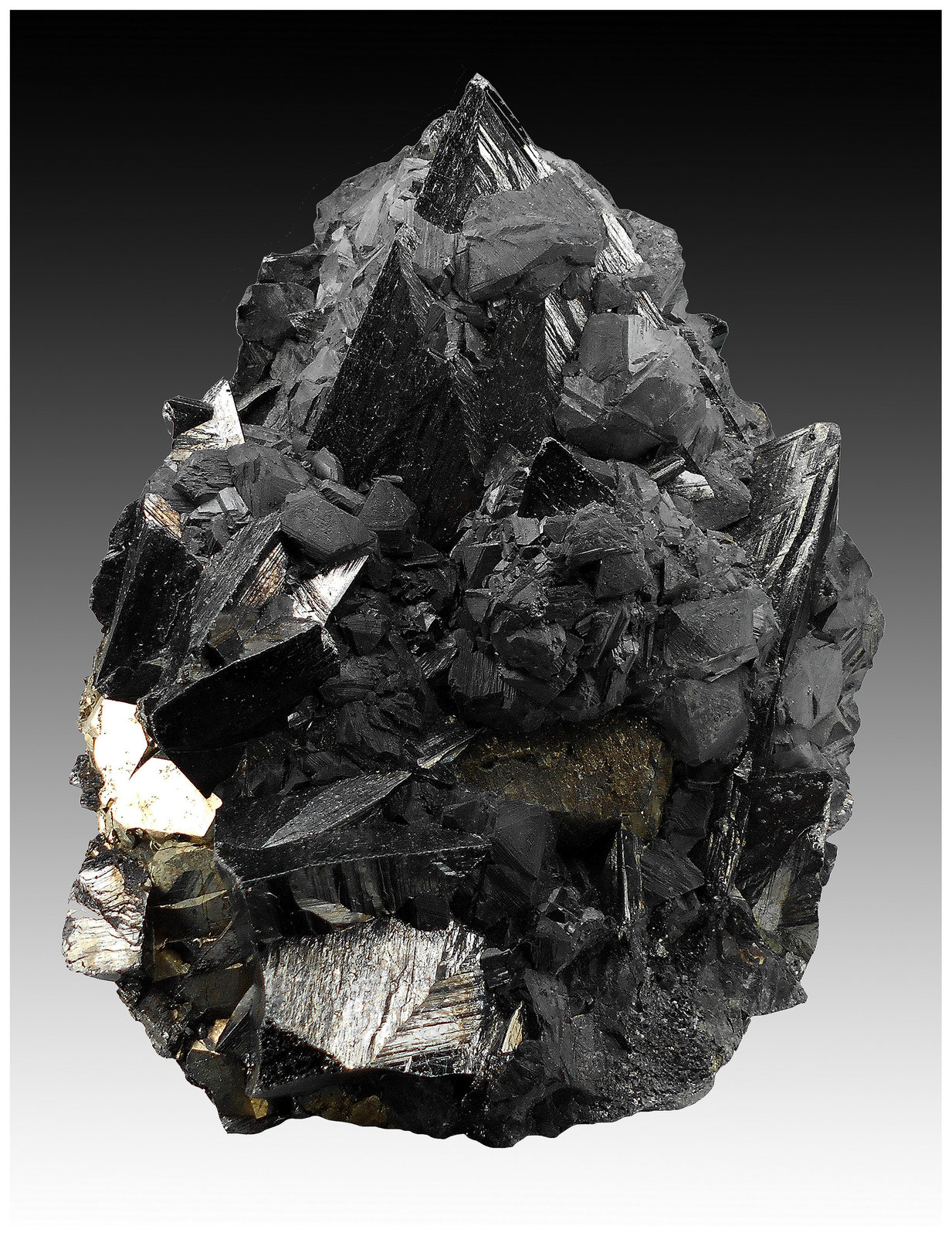 Tetrahedrite, Sphalerite, Pyrite
14 cm x 10 cm x 6 cm
(Autor: silvia)