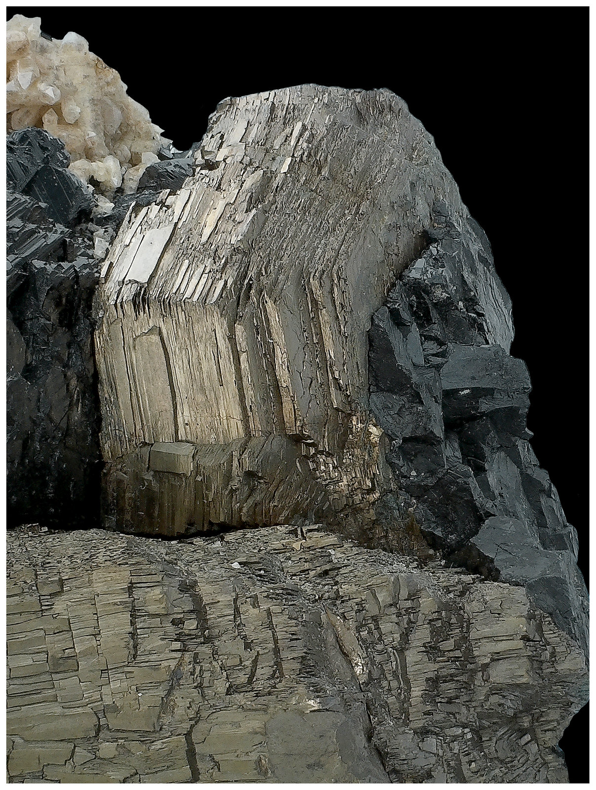 Pyrrhotite, Sphalerite, Quartz
12 cm x 9 cm x 8 cm
(Autor: silvia)