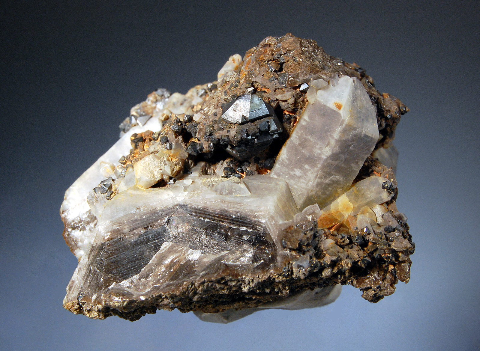 Brookite
6.2 x 6.5 cm
(Autor: Michael Shaw)