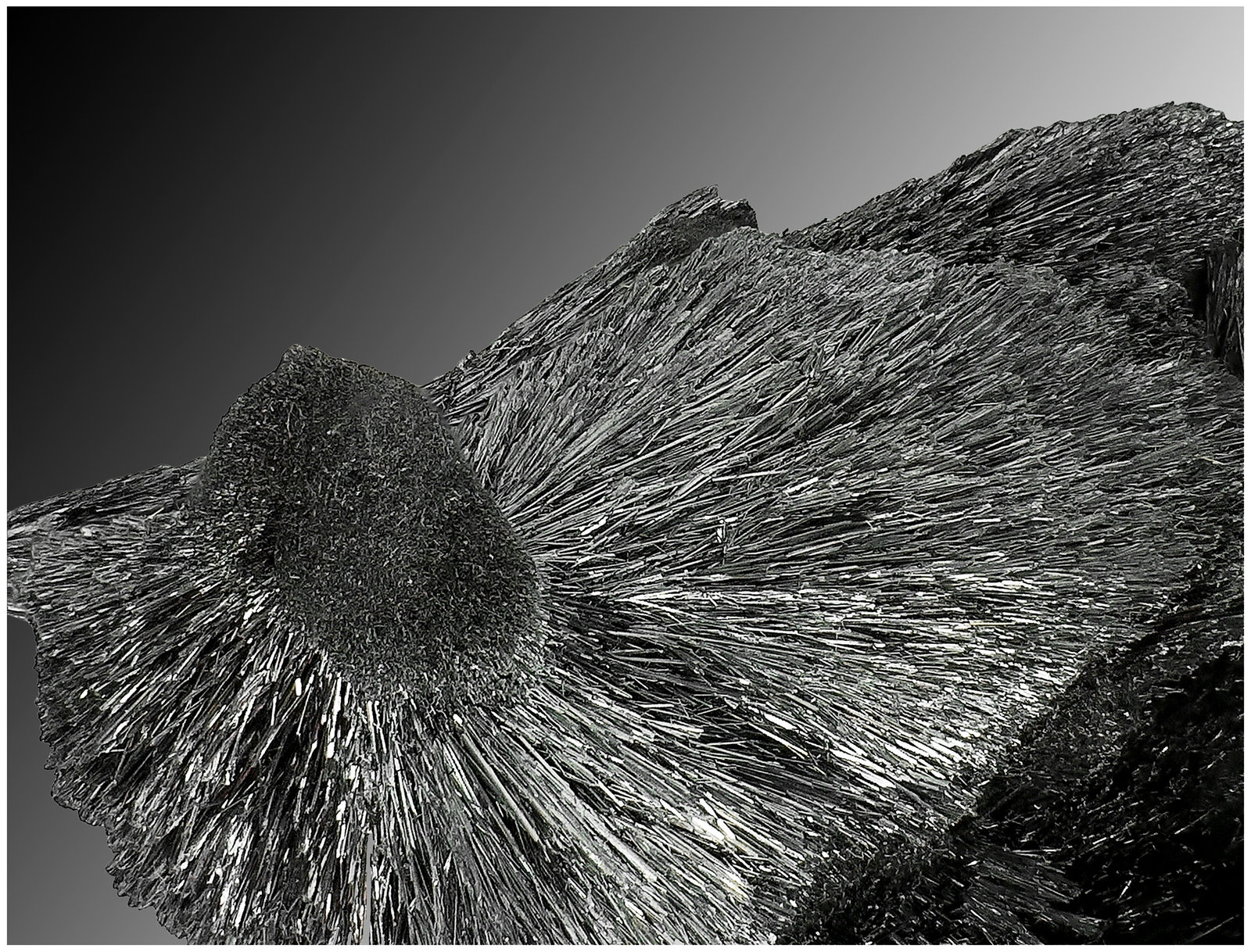 Berthierite
8 cm x 4 cm x 4 cm
(Autor: silvia)