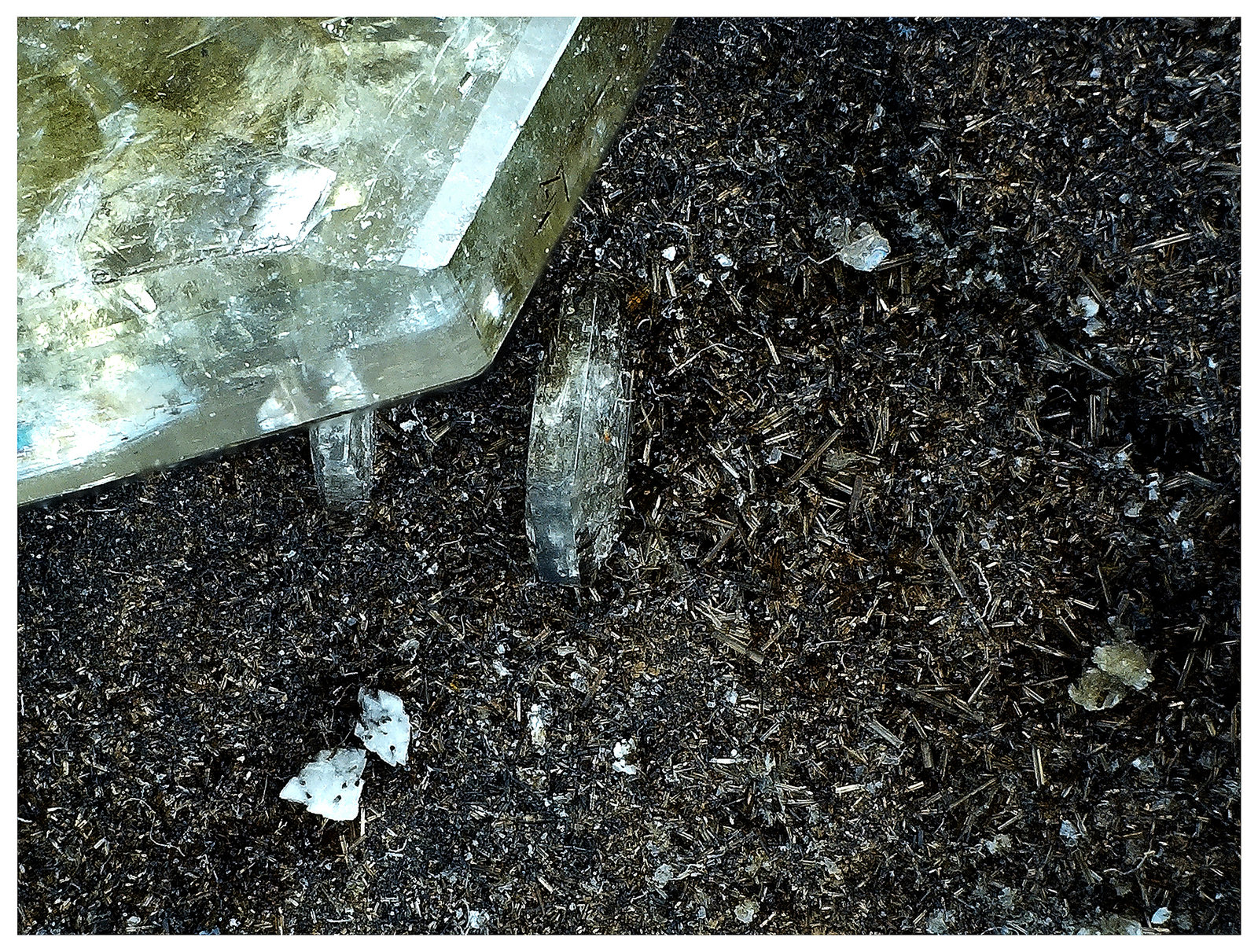 Fluorapatite, Dravite-Schorl Series, Dolomite
11 cm x 7 cm x 3 cm
(Autor: silvia)