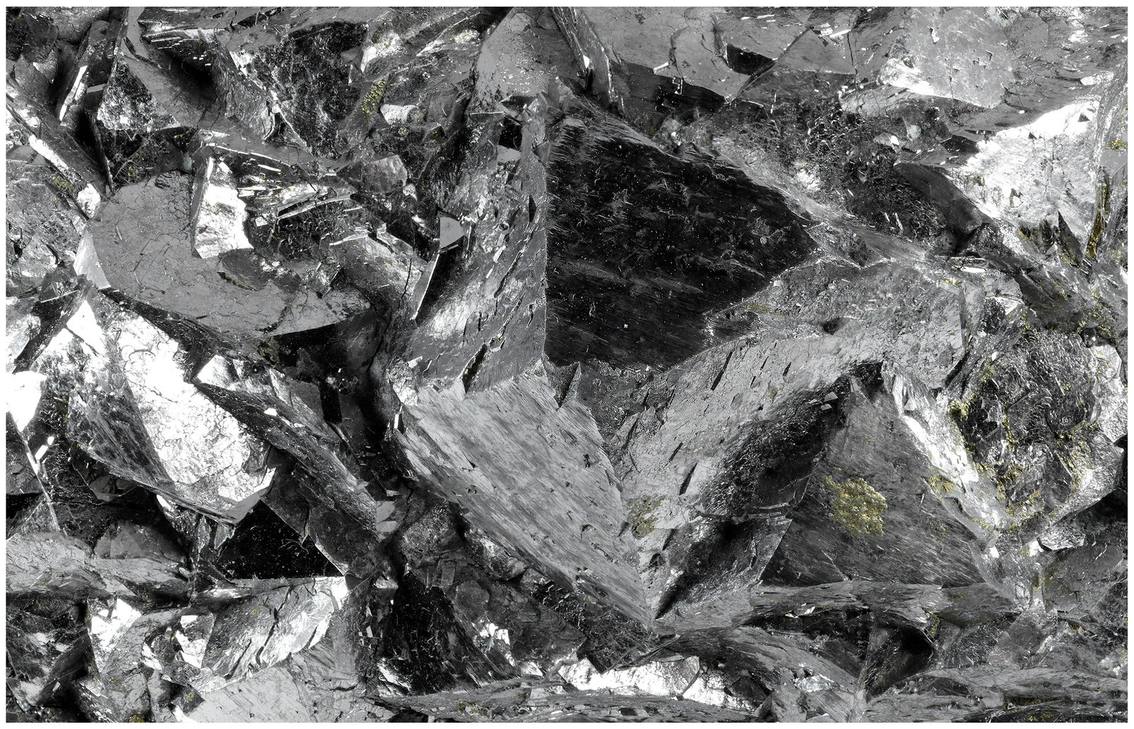 Skutterudite
140 mm x 110 mm x 70 mm
(Autor: silvia)