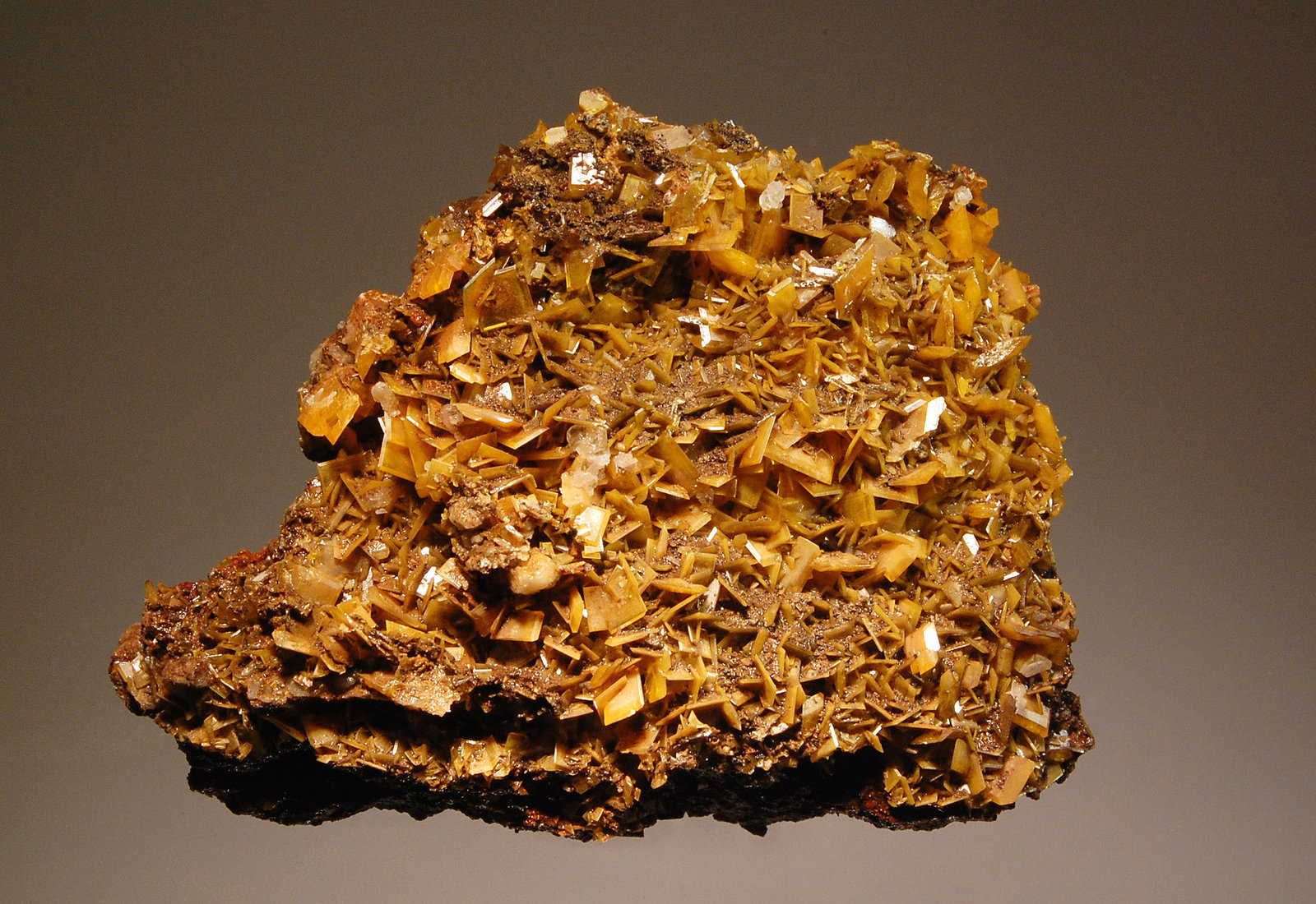 Wulfenite
4.5 x 6.2 cm
(Autor: Michael Shaw)