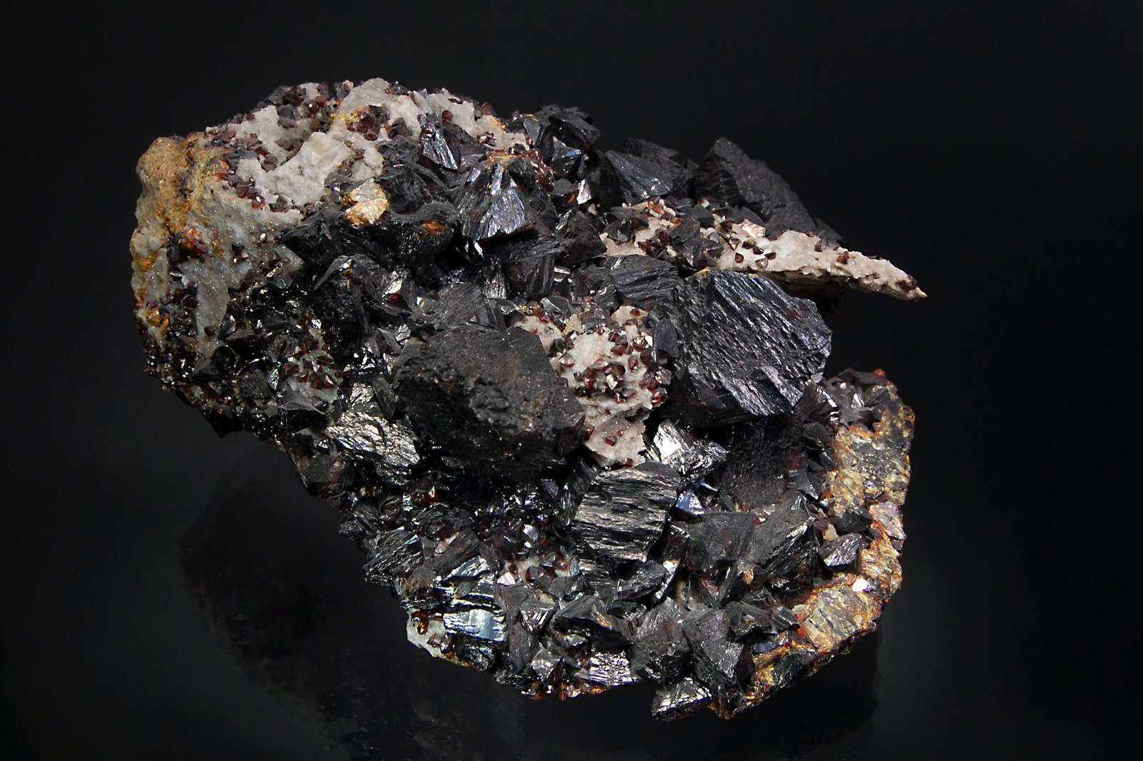 Sphalerite
13.5 x 9.0 x 5.8 cm
(Autor: Michael Shaw)
