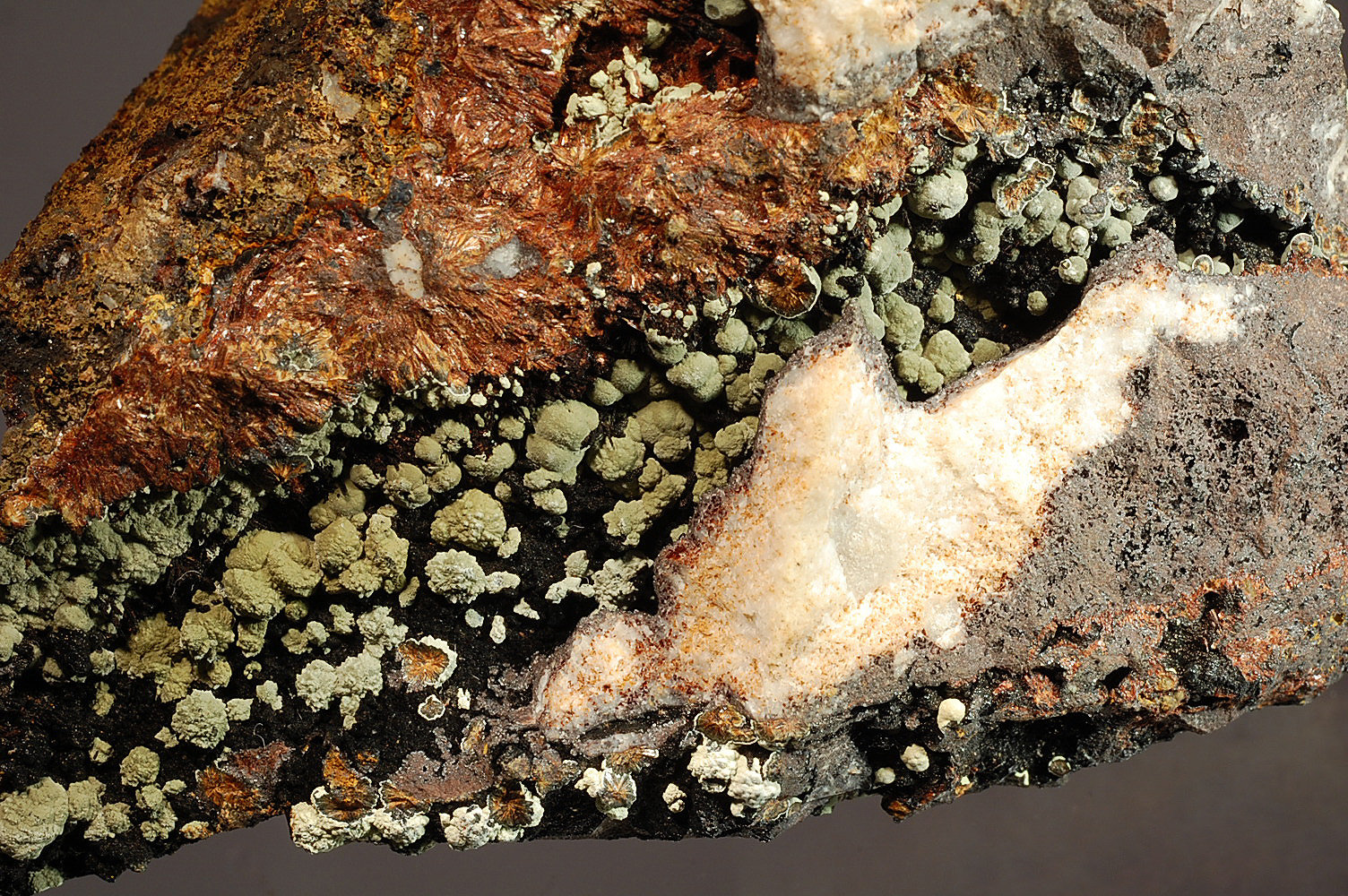 Kidwellite<br />{LOCALITAT}