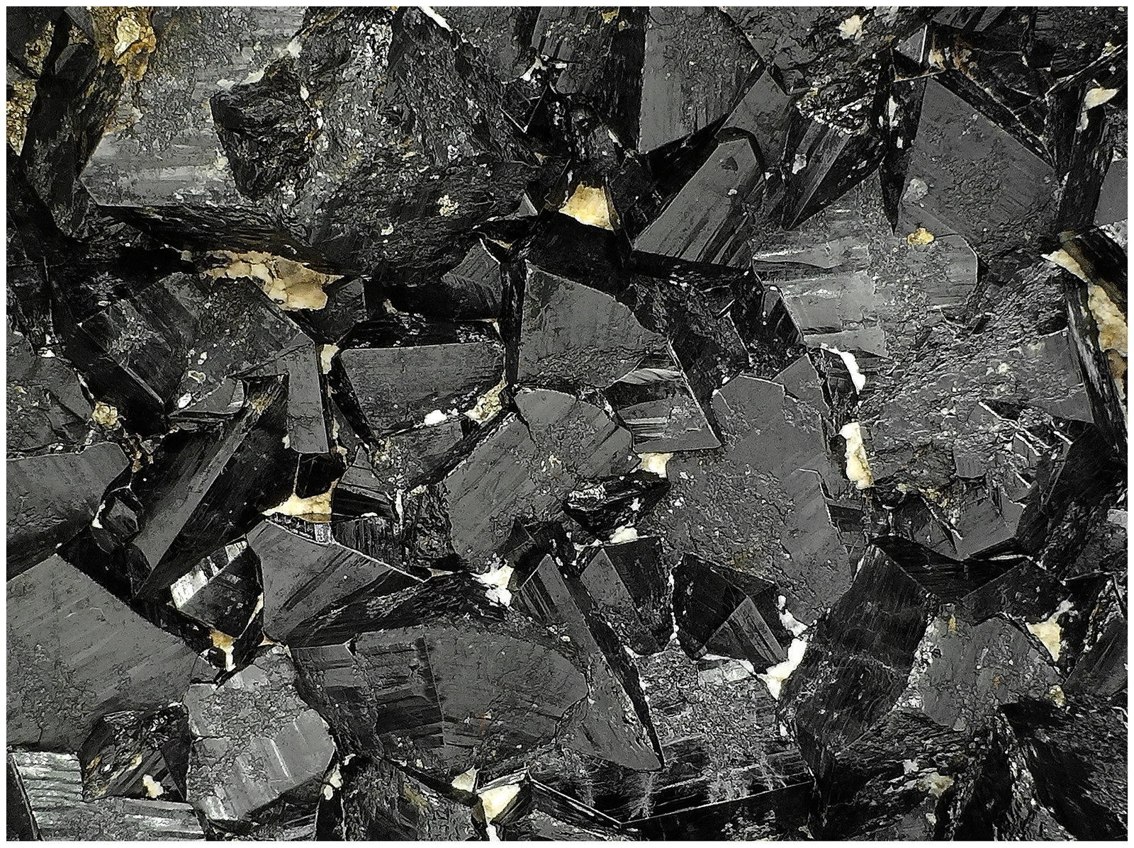 Cassiterite
150 mm x 110 mm x 70 mm
(Autor: silvia)