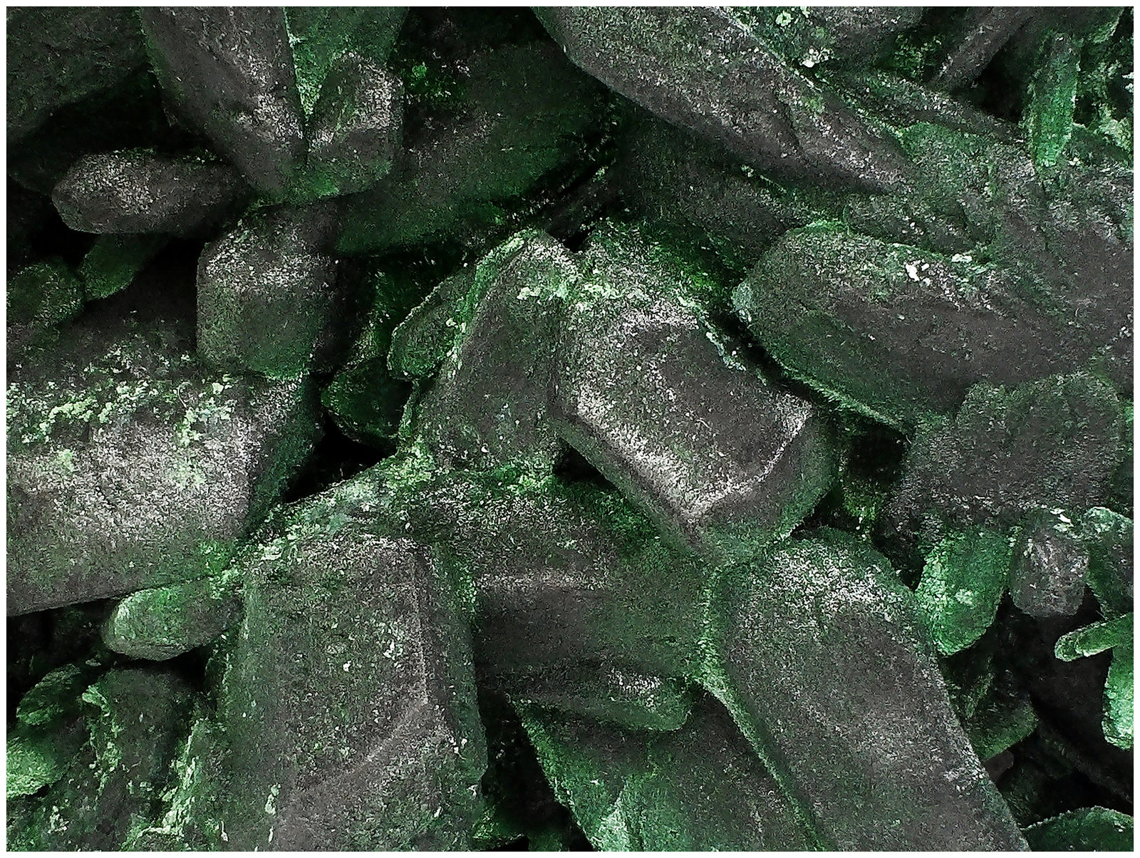 Malachite, Plancheite
120 mm x 90 mm x 45 mm
(Autor: silvia)