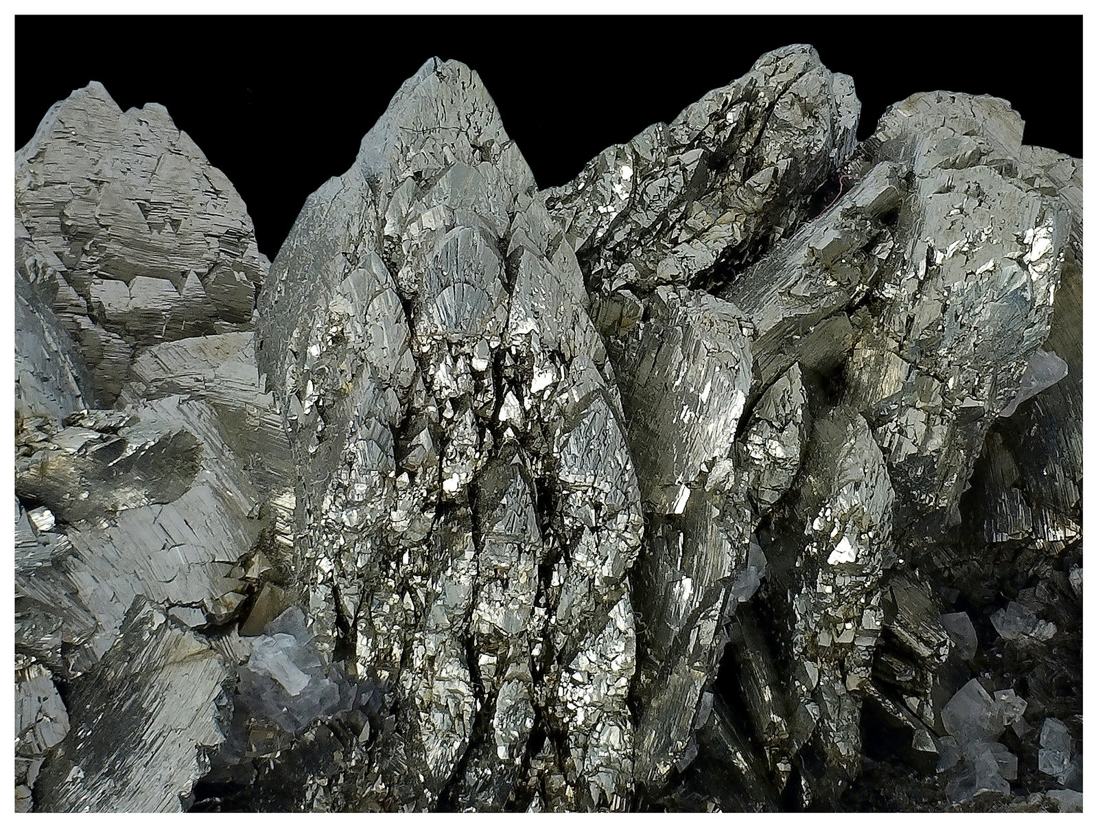 Marcasite, Arsenopyrite
10 cm x 9 cm x 8 cm
(Autor: silvia)