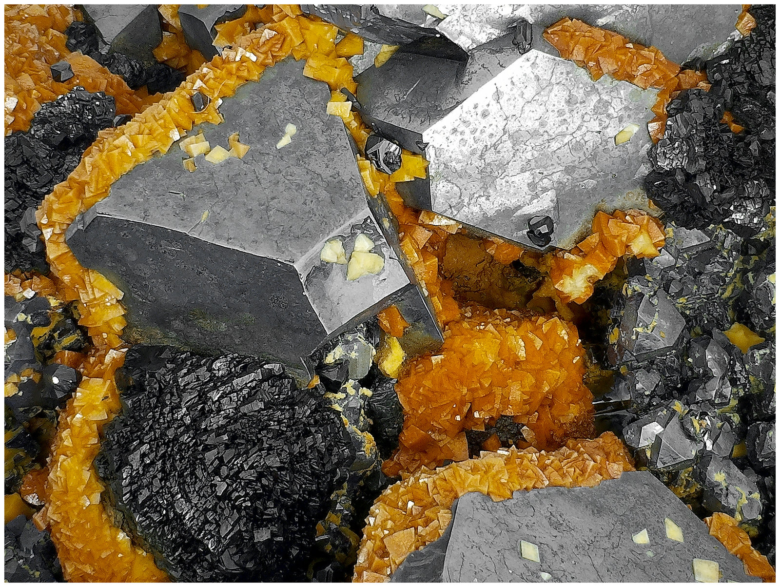 Galena, Siderite, Sphalerite
15 cm x 12 cm x 4 cm
(Autor: silvia)