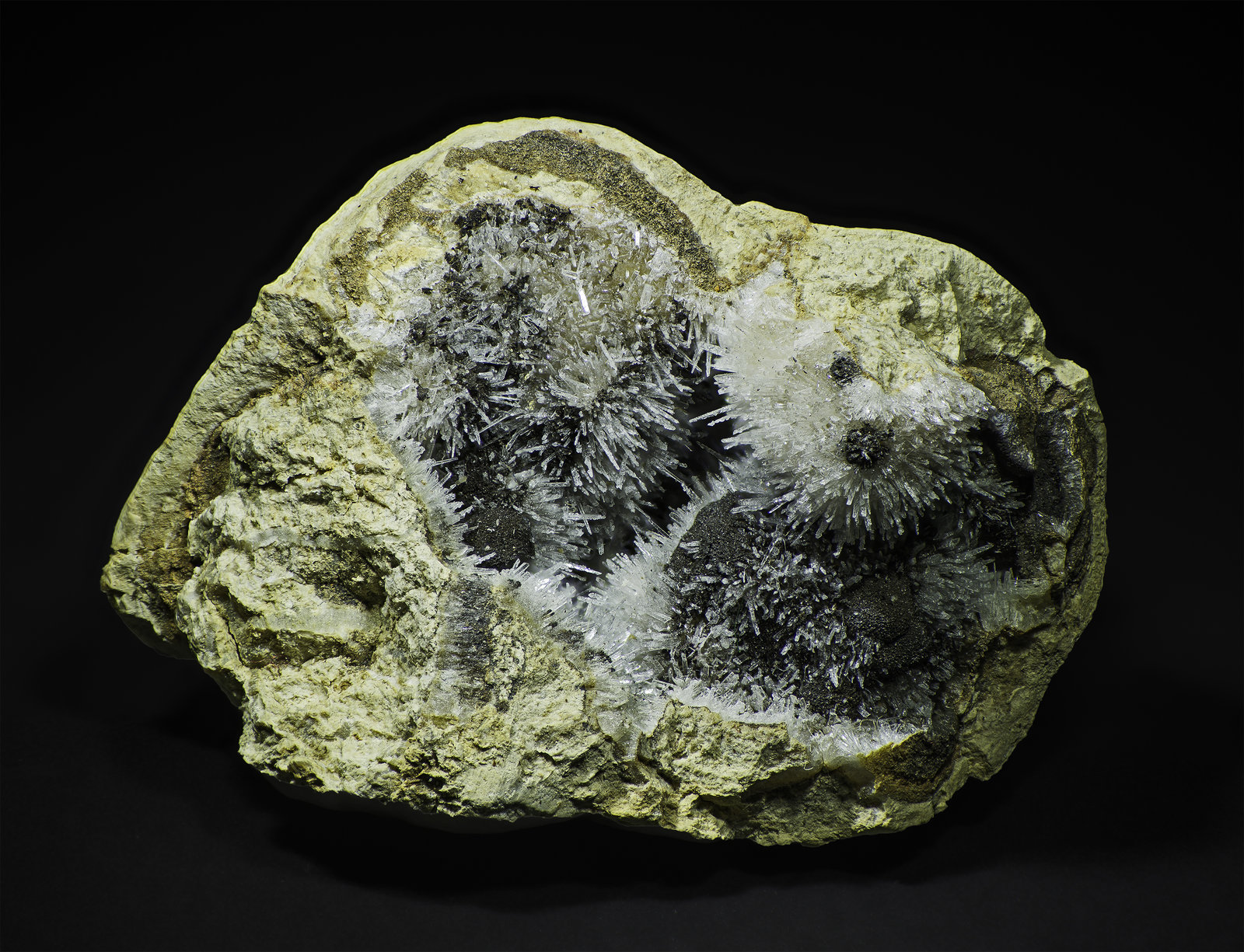 Kutnohorite
31 x 23 x 16 mm
(Autor: Rob Schnerr)