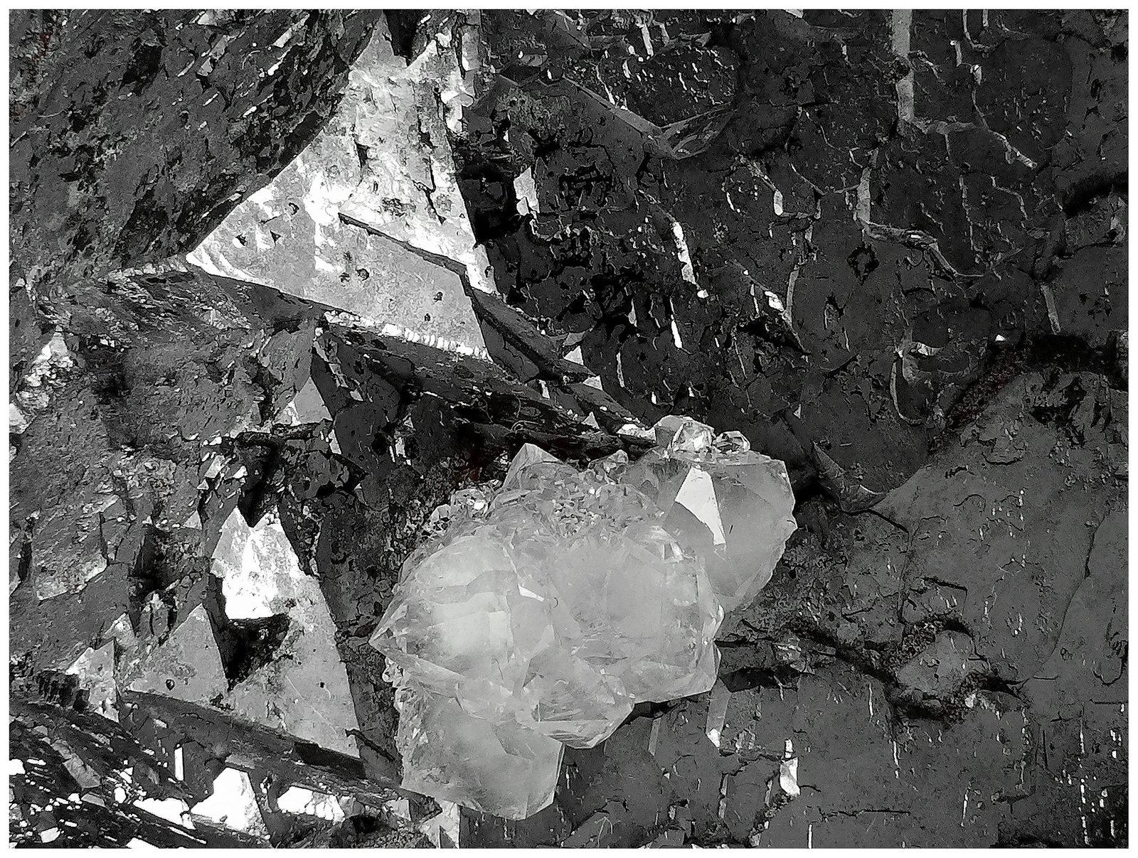 Galena, Quartz, Sphalerite
15 cm x 13 cm x 7 cm
(Autor: silvia)