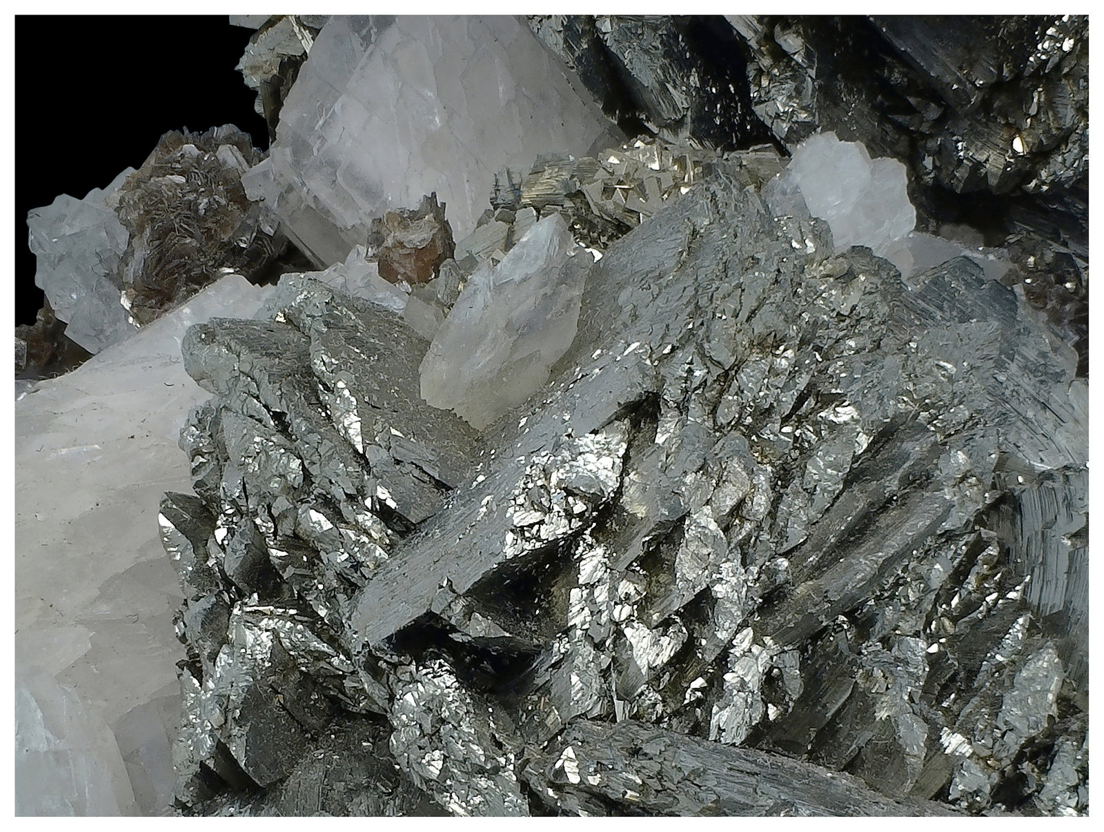 Marcasite, Arsenopyrite, Calcite-Dolomite, Muscovite
10 cm x 9 cm x 8 cm
(Autor: silvia)