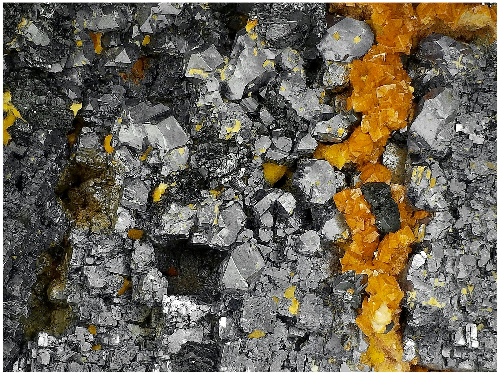 Galena, Siderite, Sphalerite
15 cm x 12 cm x 4 cm
(Autor: silvia)