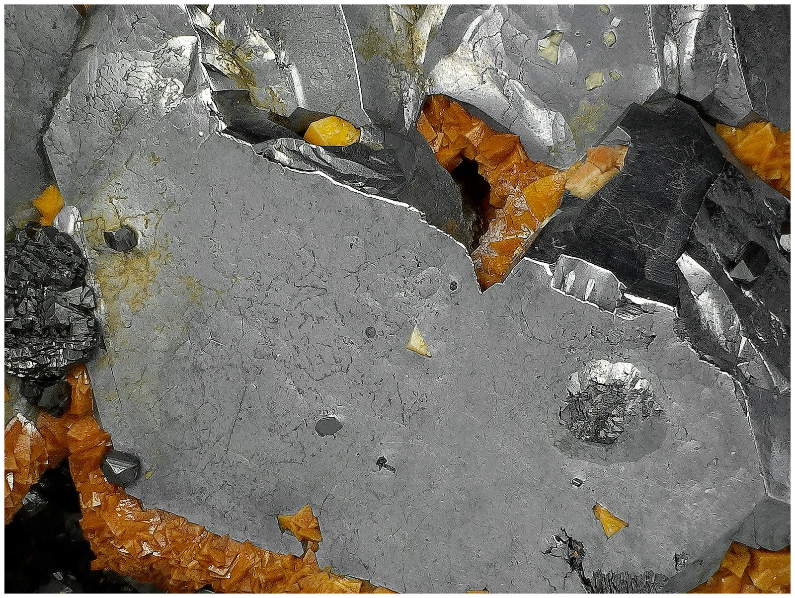 Galena, Siderite, Sphalerite
15 cm x 12 cm x 4 cm
(Autor: silvia)