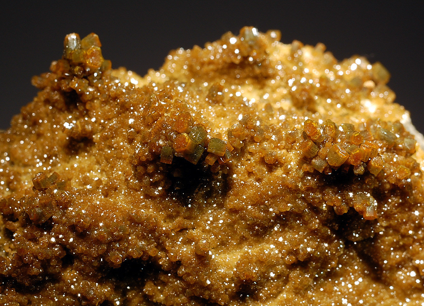 Vanadinite
8.2 x 11.7  FOV ~
(Autor: Michael Shaw)