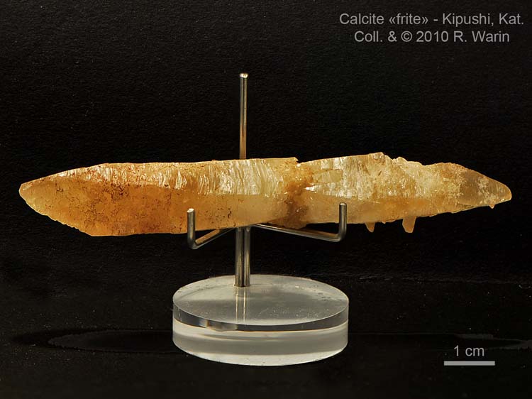 Calcite
10 cm
(Autor: Roger Warin)