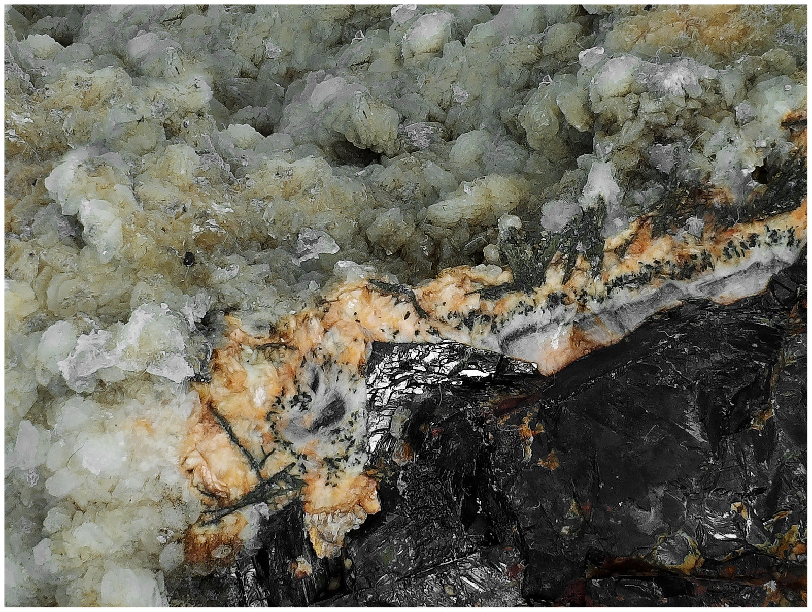 Sphalerite with Calcite
12 cm x 9 cm x 8 cm
(Autor: silvia)