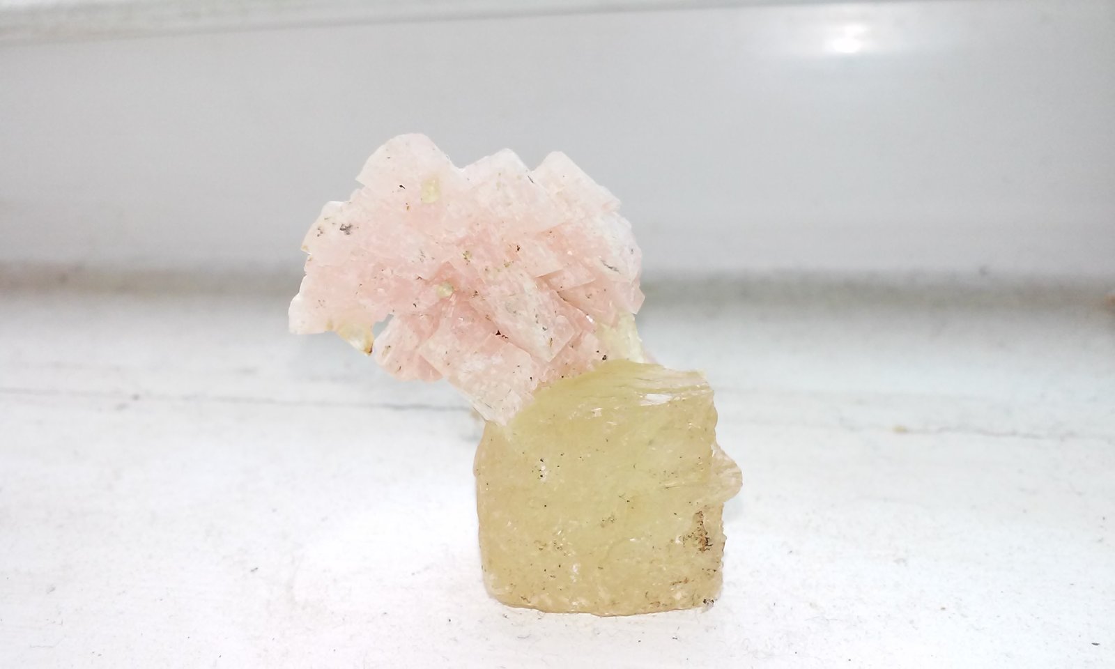 Calcite, Dolomite
25 x 32 mm.
(Autor: jordanlowe1089)