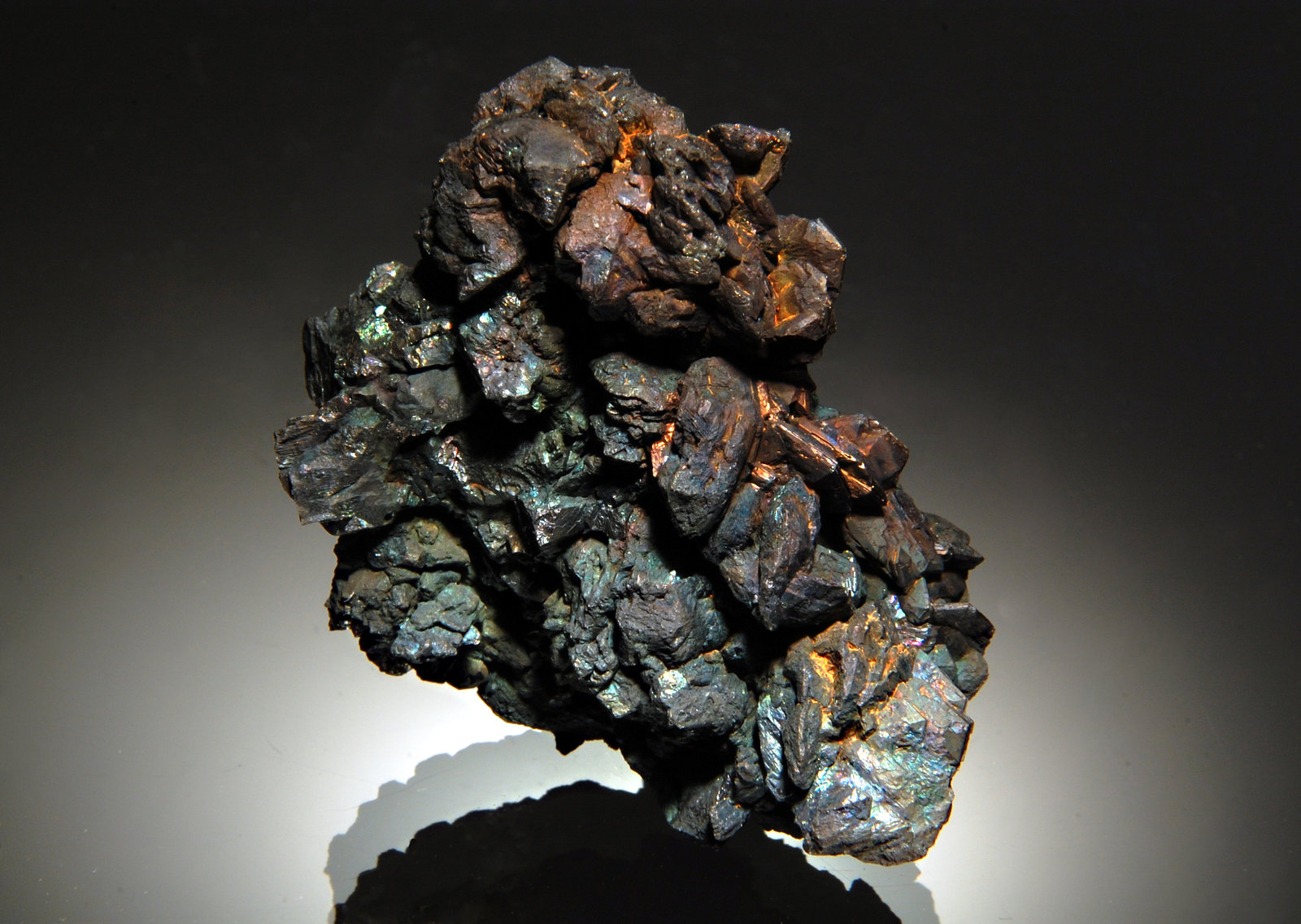 Chalcocite
4.1 x 4.5 cm
(Autor: Michael Shaw)