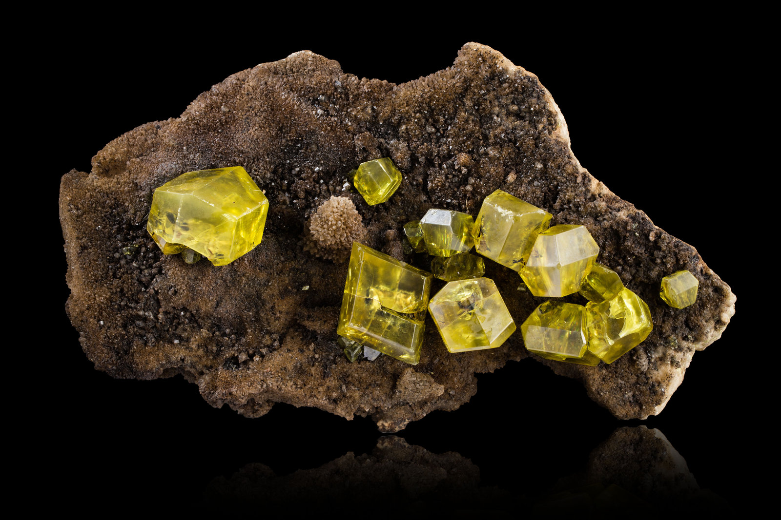 Sulphur
28,0	x	17,0	x	11,0	cm
(Autor: MIM Museum)