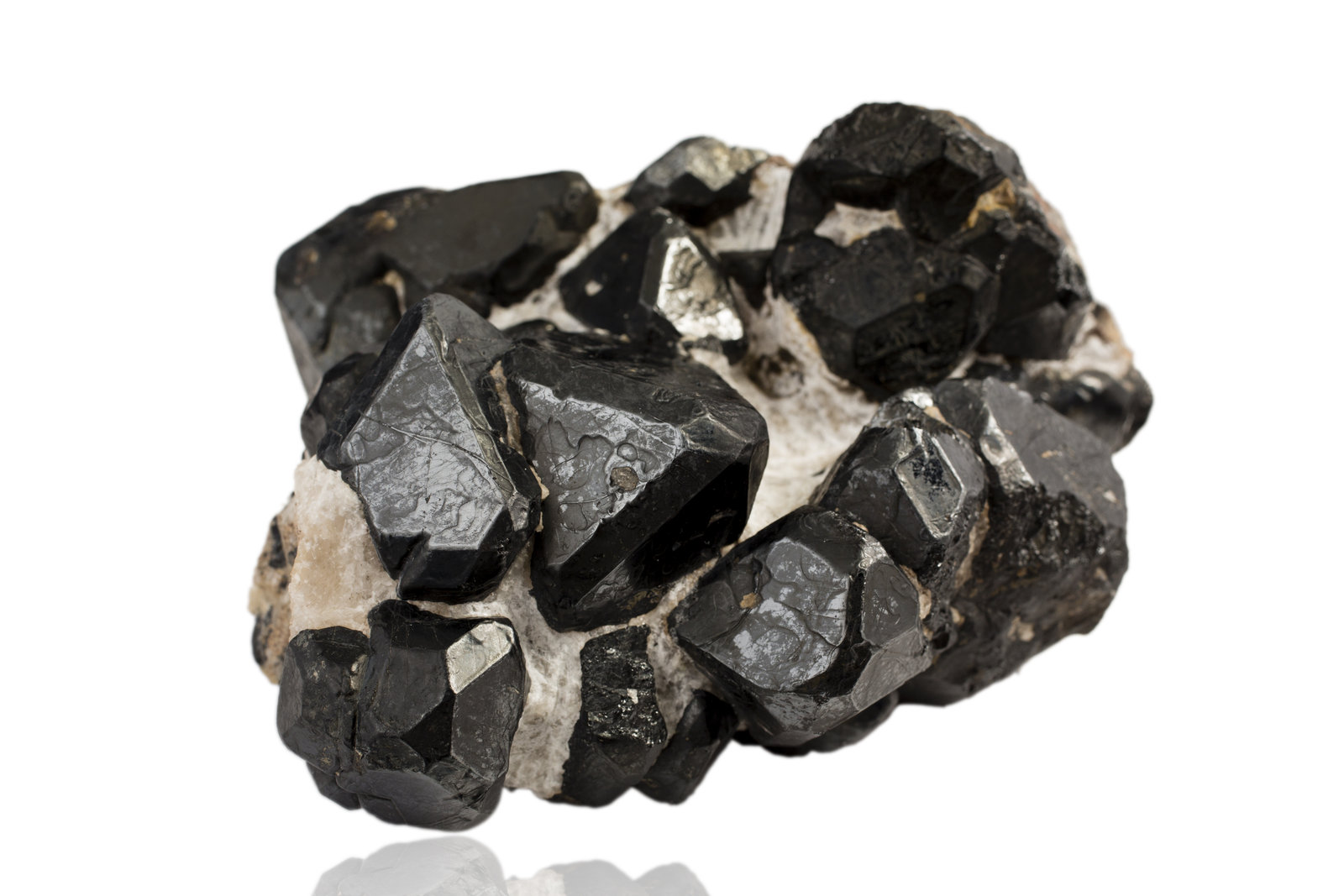 Franklinite
15,5	x	10,0	x	14,0	cm
(Autor: MIM Museum)