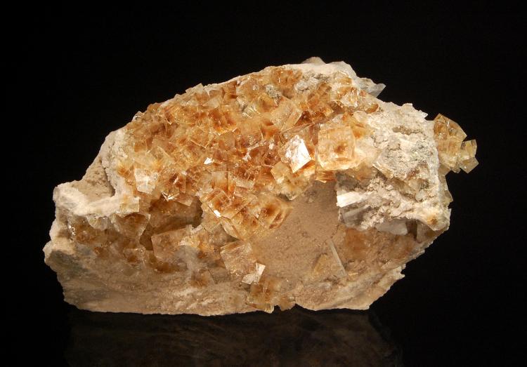 Fluorite
10.6 cm
(Autor: Michael Shaw)
