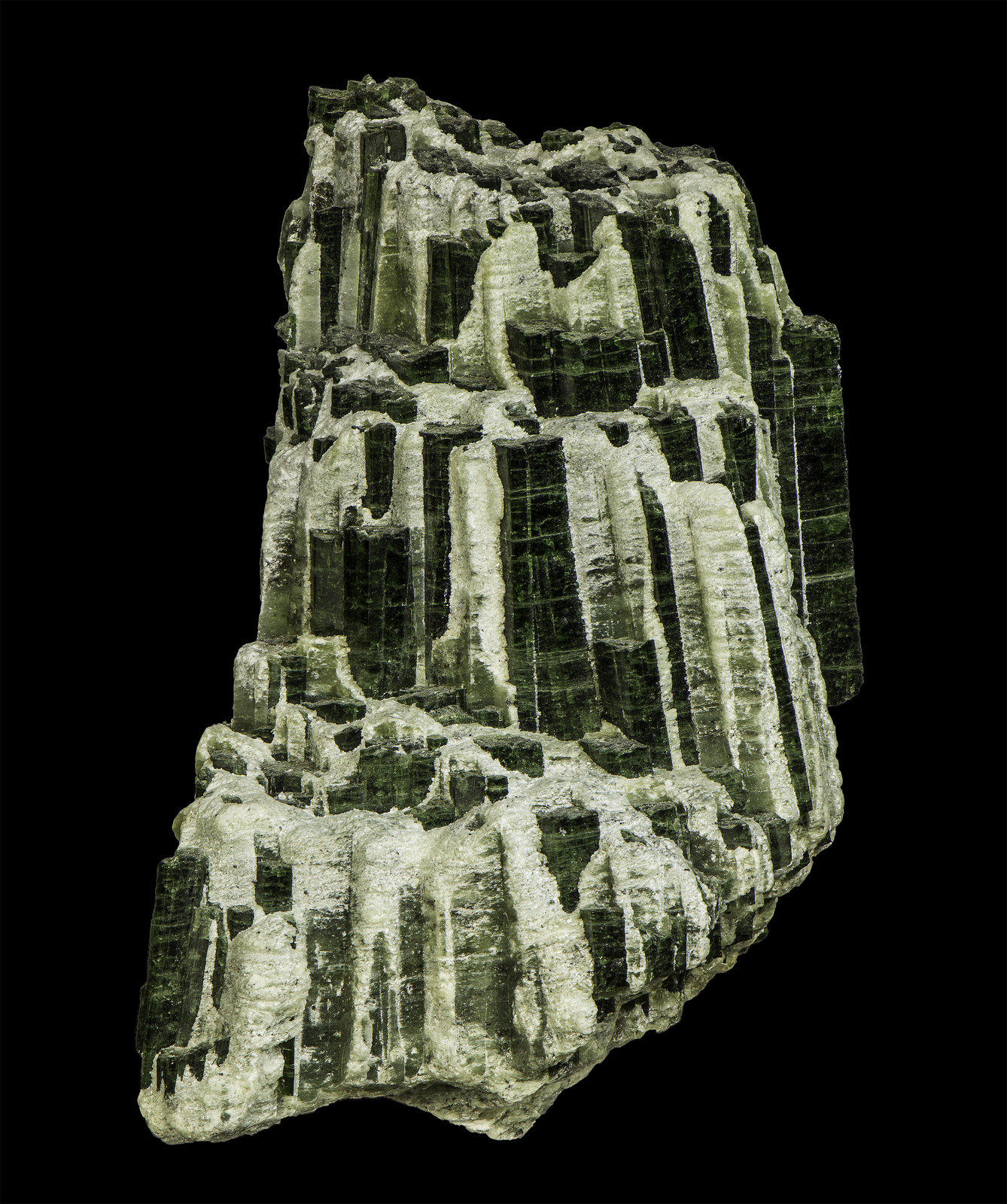 Actinolite
50 x 85 x 50
(Autor: Rob Schnerr)