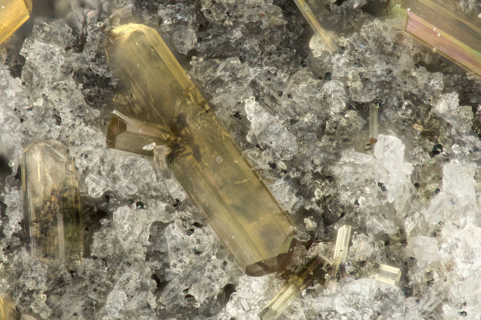 Enstatite
FOV = 1.4 mm
(Autor: Doug)