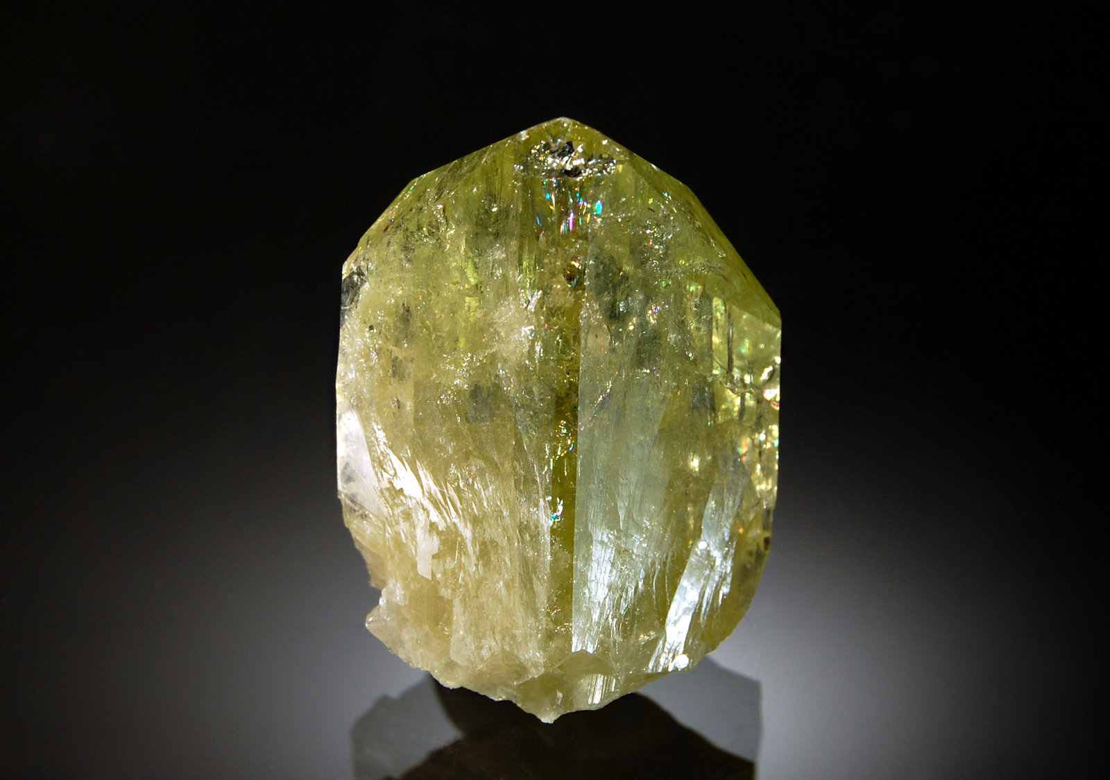 Brazilianite
2.1 x 3.2 cm
(Autor: Michael Shaw)