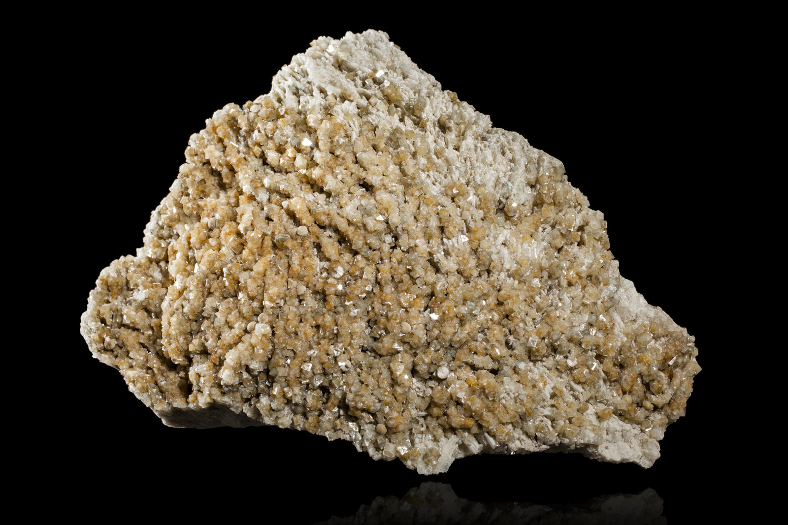Kosnarite
17,0	x	12,5	x	6,0	cm
(Autor: MIM Museum)