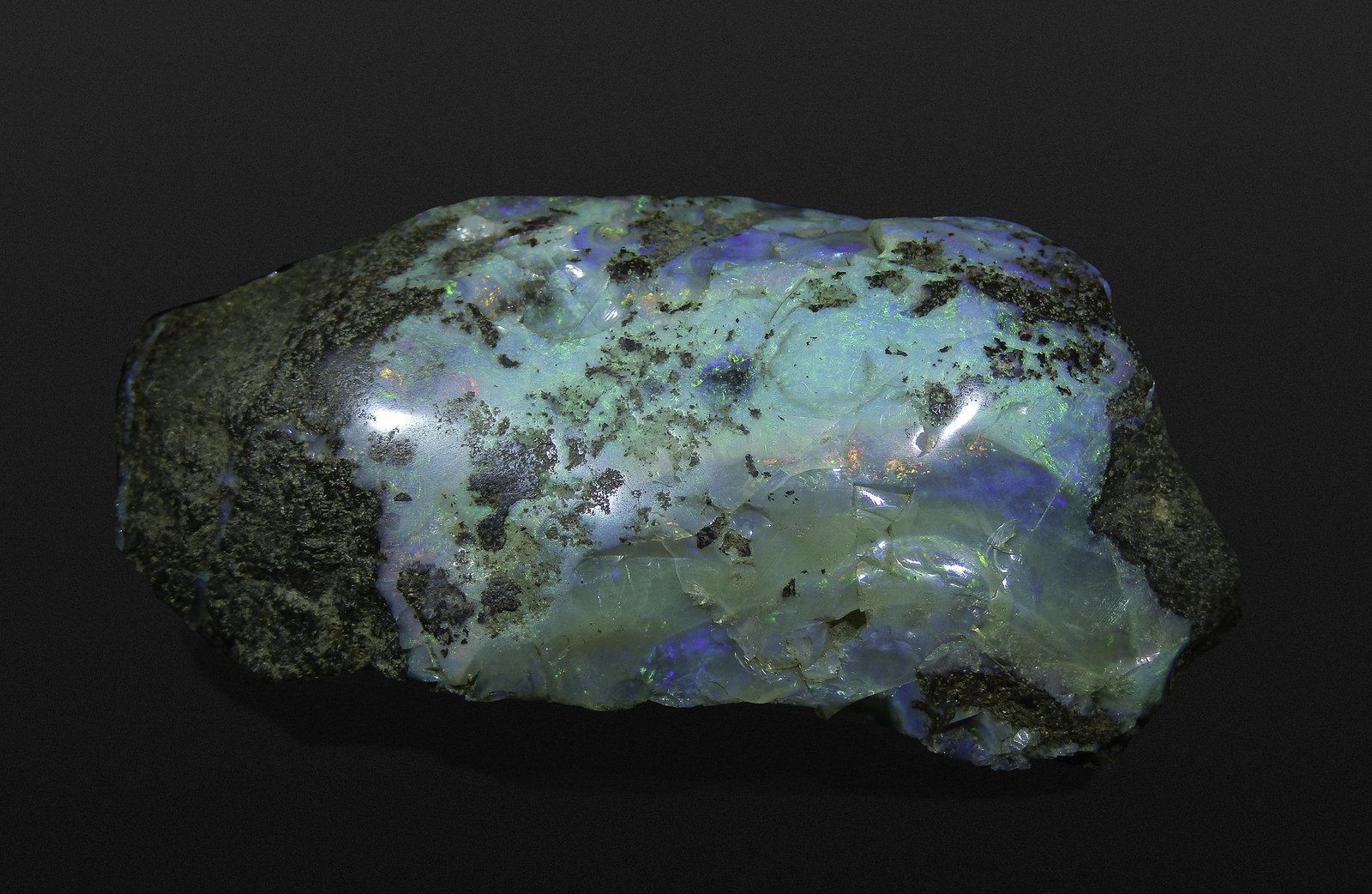 Opal (Precious Opal)
85 x 50 x 45 mm
(Autor: Rob Schnerr)