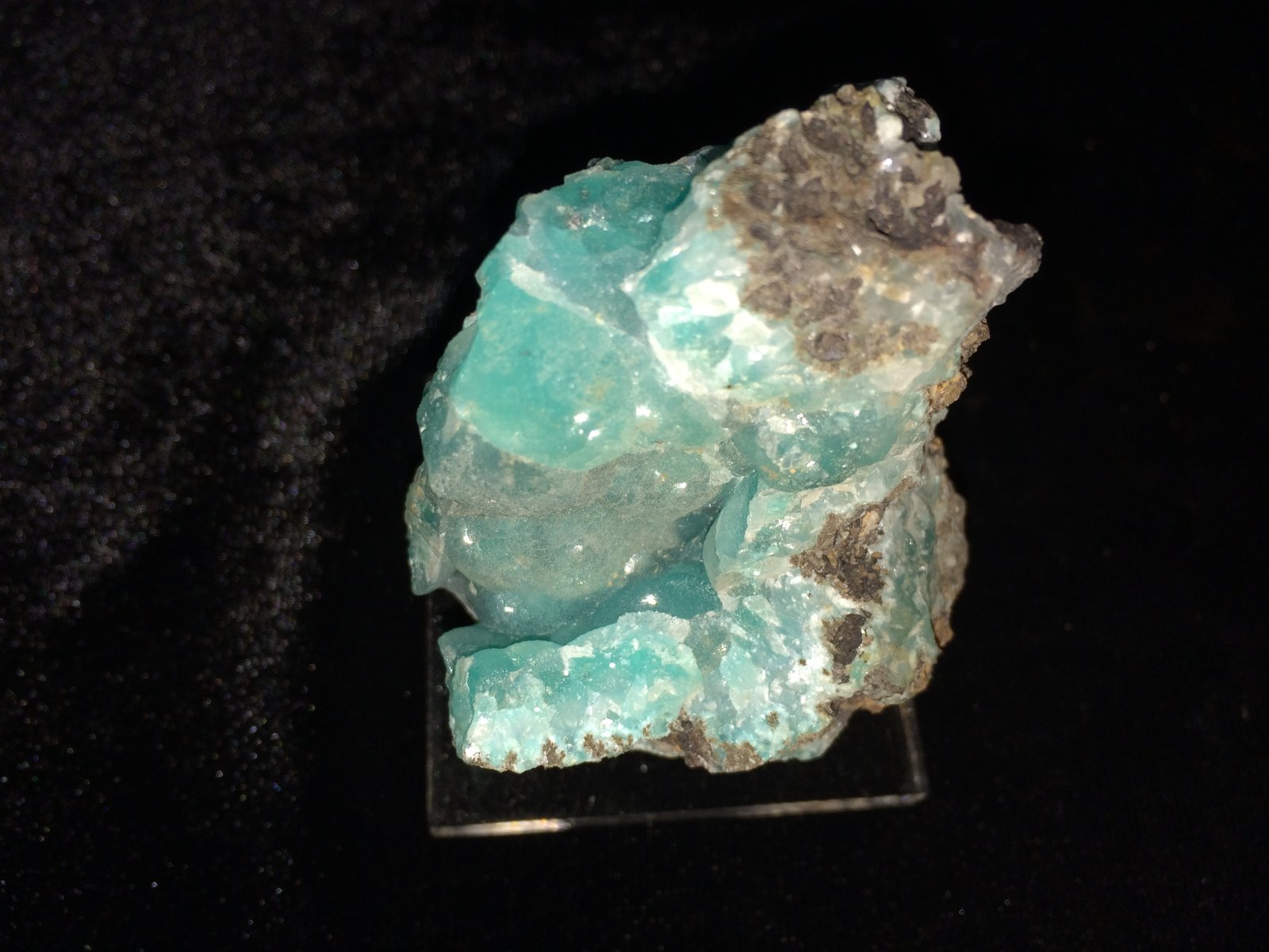 Smithsonite
63 mm x 53 mm x 45 mm
(Autor: Robert Seitz)