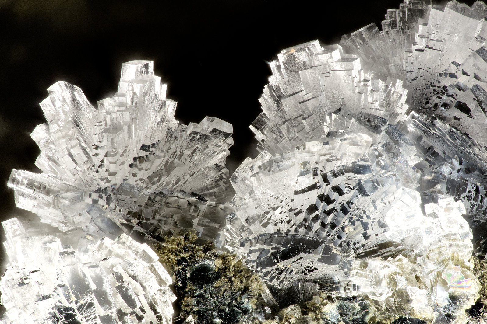 Heulandite-Ca
FOV = 3.6 mm
(Autor: Doug)