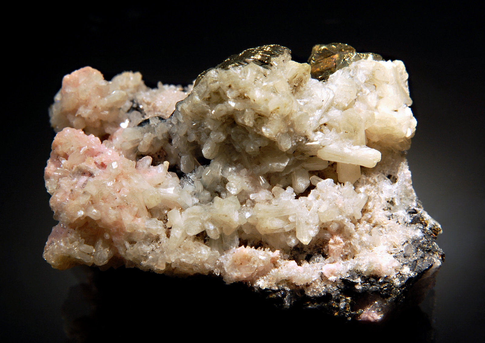 Stilbite-Ca
3.6 x 5.2 cm
(Autor: Michael Shaw)