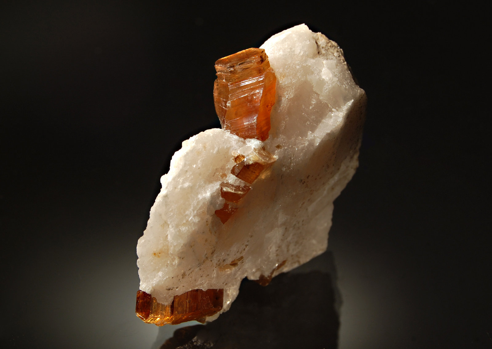 Phlogopite
4.2 x 5.5 cm
(Autor: Michael Shaw)