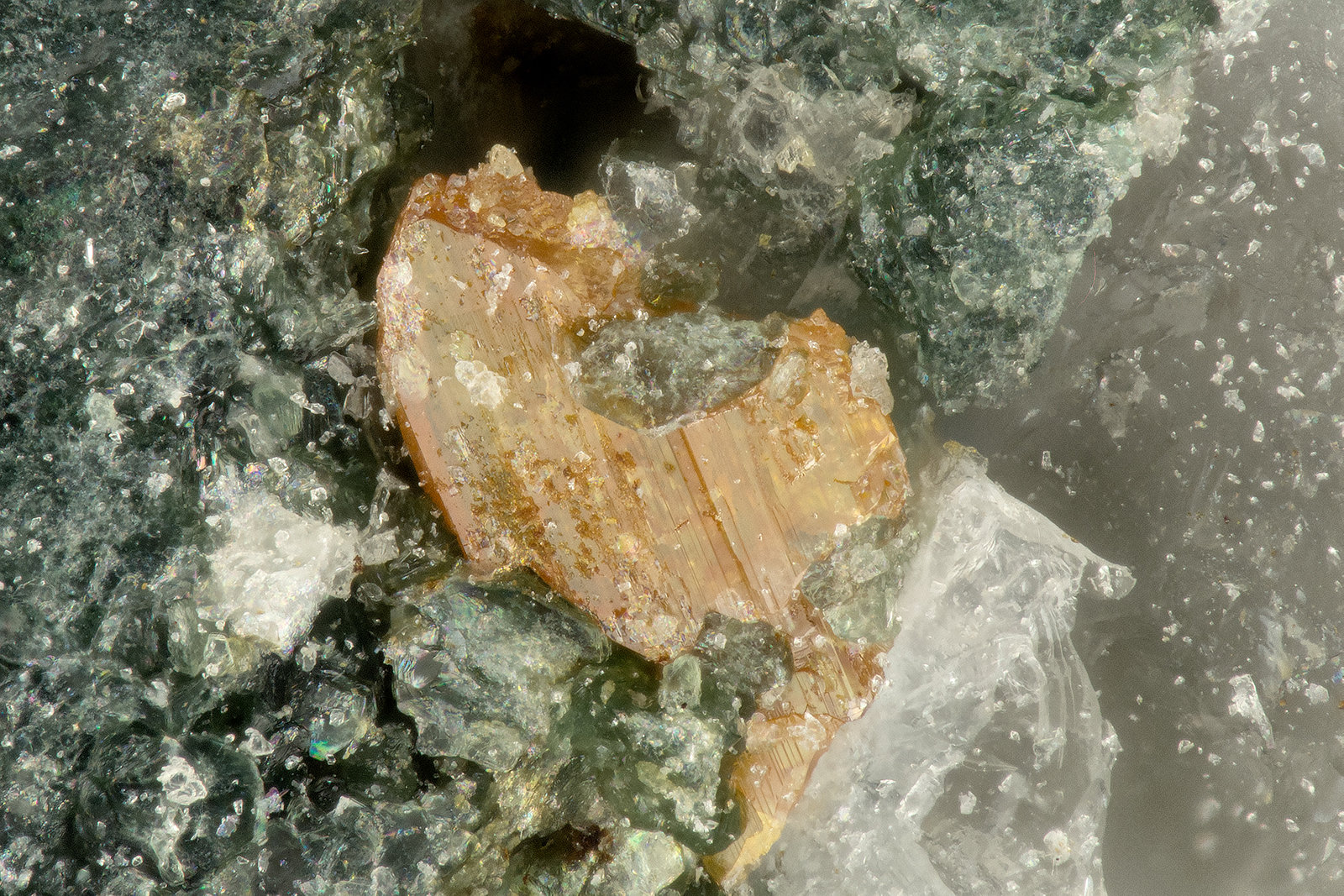 Brookite
FOV = 1.1 mm
(Autor: Doug)