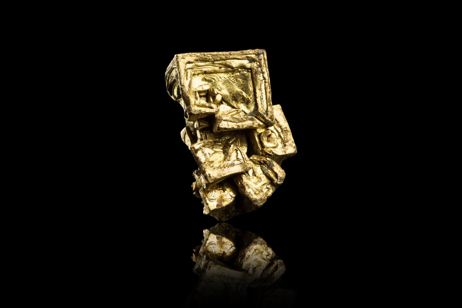 Gold
1,5	x	2,0	x	2,5	cm
(Autor: MIM Museum)