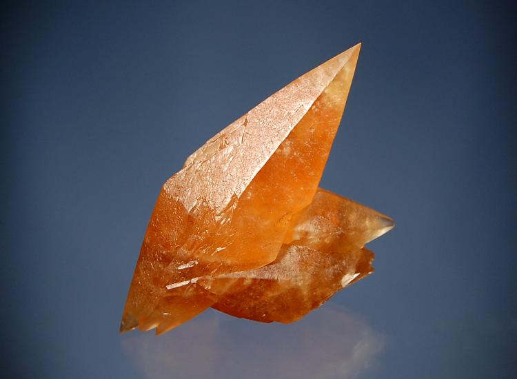 Calcite
6.8 cm
(Autor: Michael Shaw)