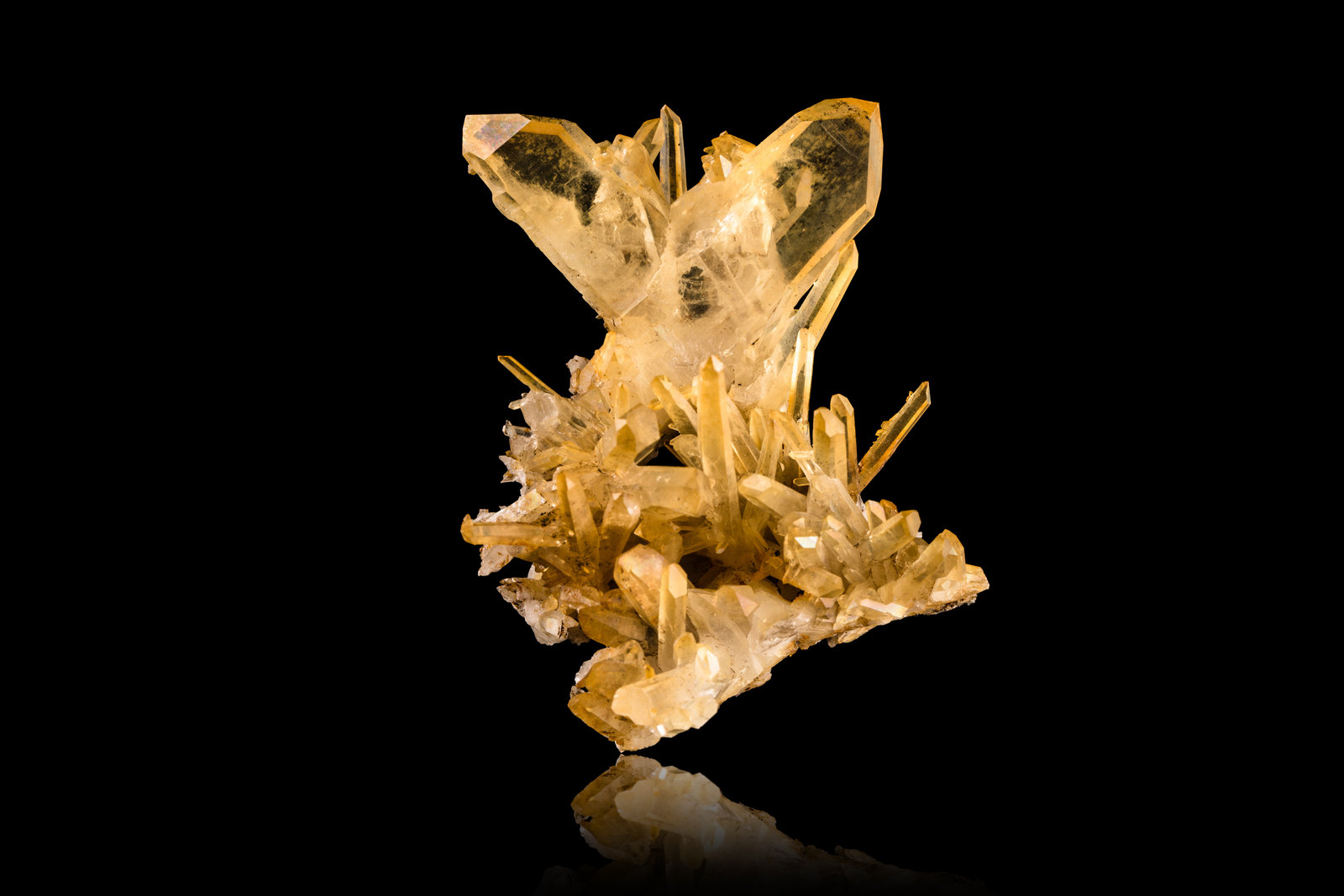 Quartz
7,0	x	6,0	x	9,0	cm
(Autor: MIM Museum)