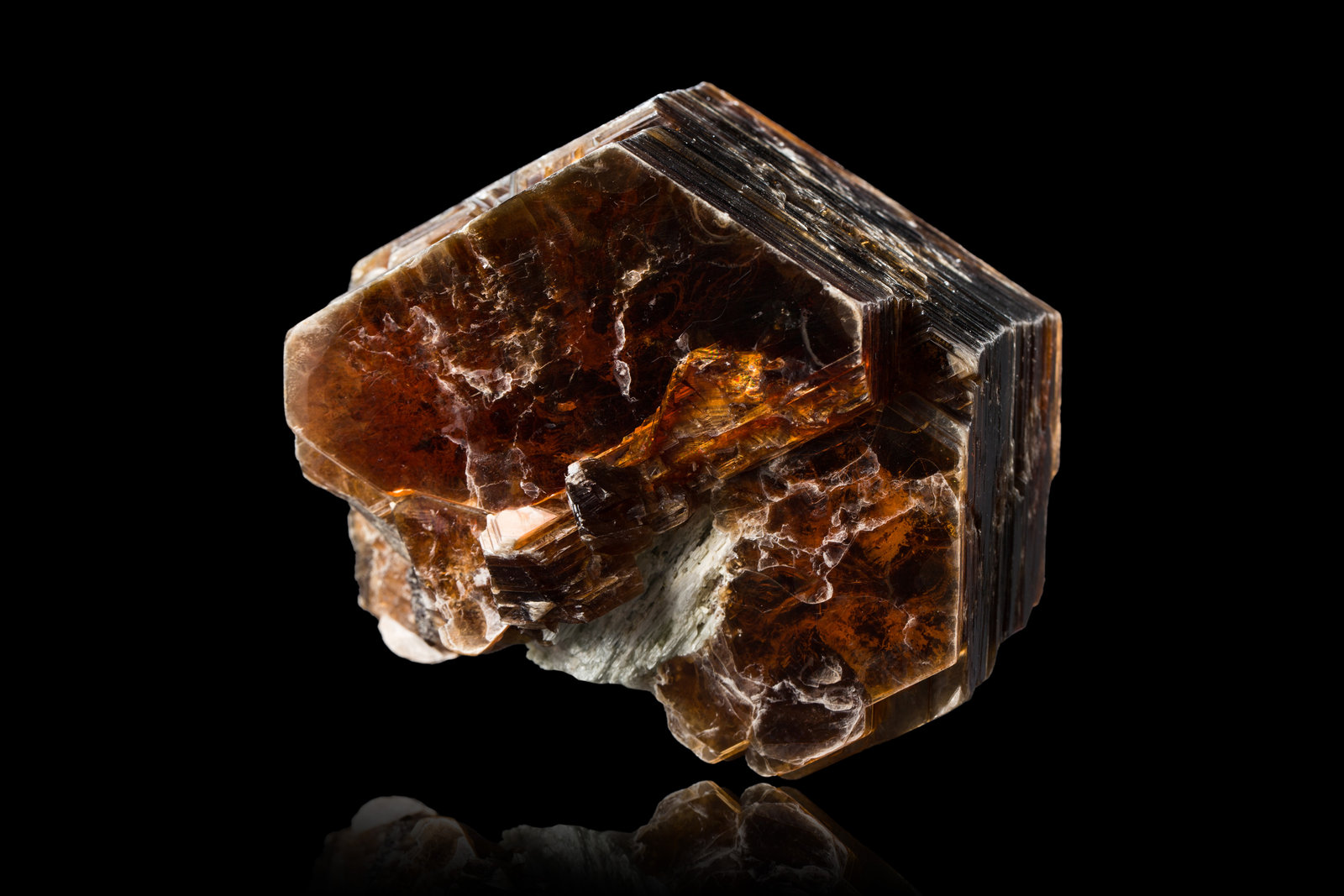 Phlogopite
6,5	x	10,0	x	8,5	cm
(Autor: MIM Museum)