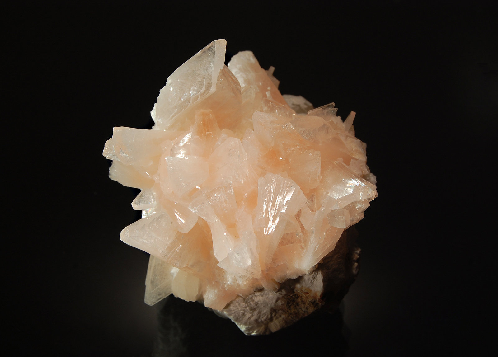 Heulandite
7.0 x 7.8 cm
(Autor: Michael Shaw)