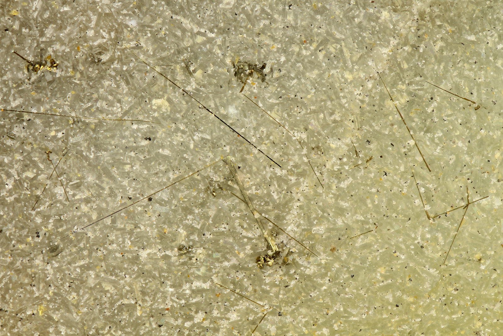 Pyrite
FOV = 2.0 mm
(Autor: Doug)