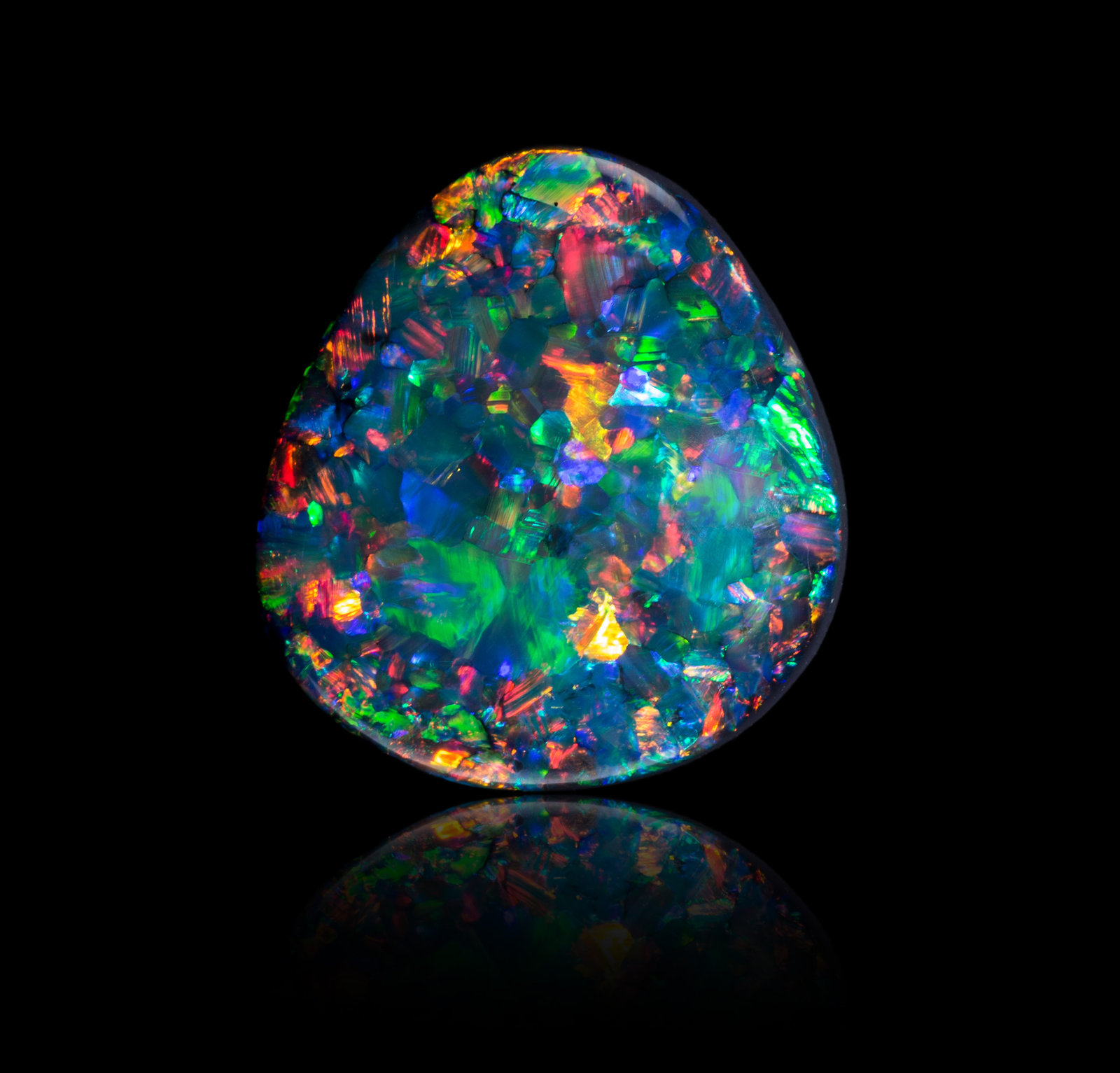 Opal
2,5	x	2,5	x	1,0	cm
(Autor: MIM Museum)