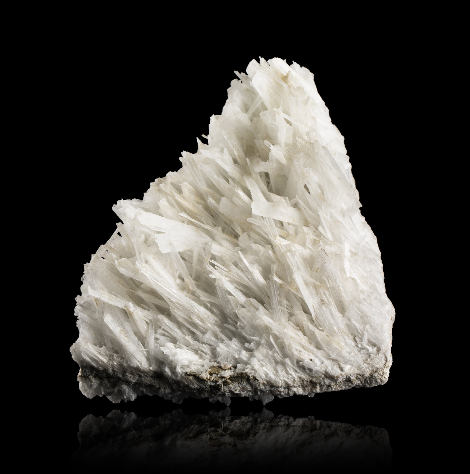 Hydromagnesite
14,5	x	15,0	x	13,0	cm
(Autor: MIM Museum)